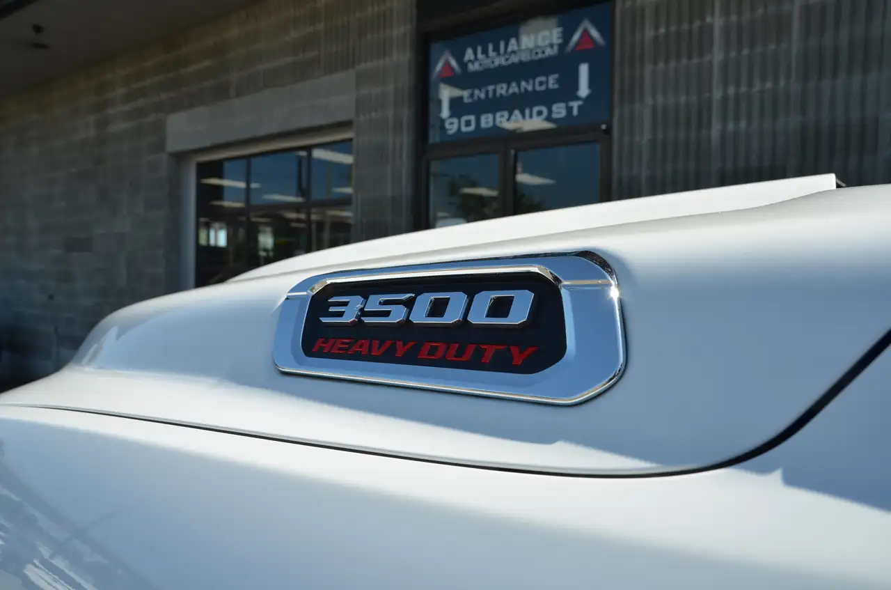 RAM 3500 снимка RAM 3500