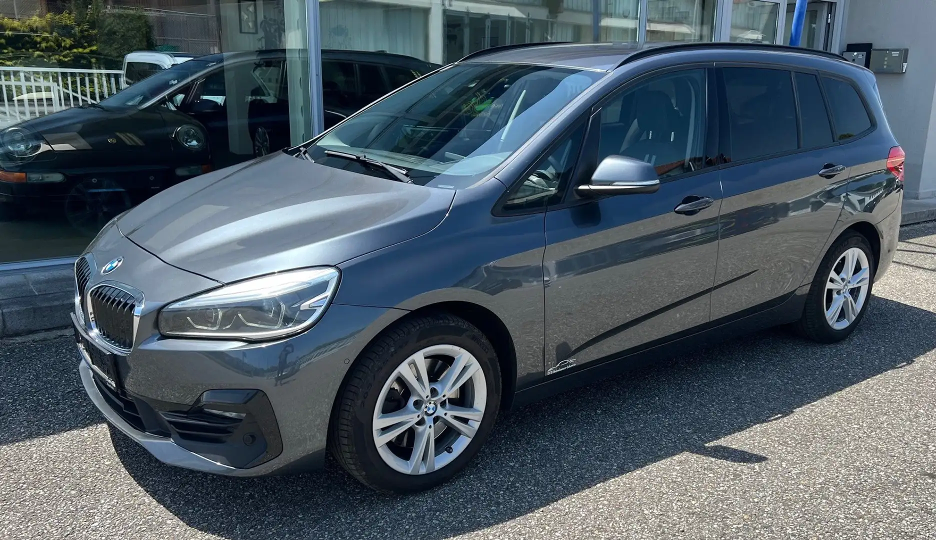 BMW 218 218d xDrive Sport Line Gran Tourer Grau - 2