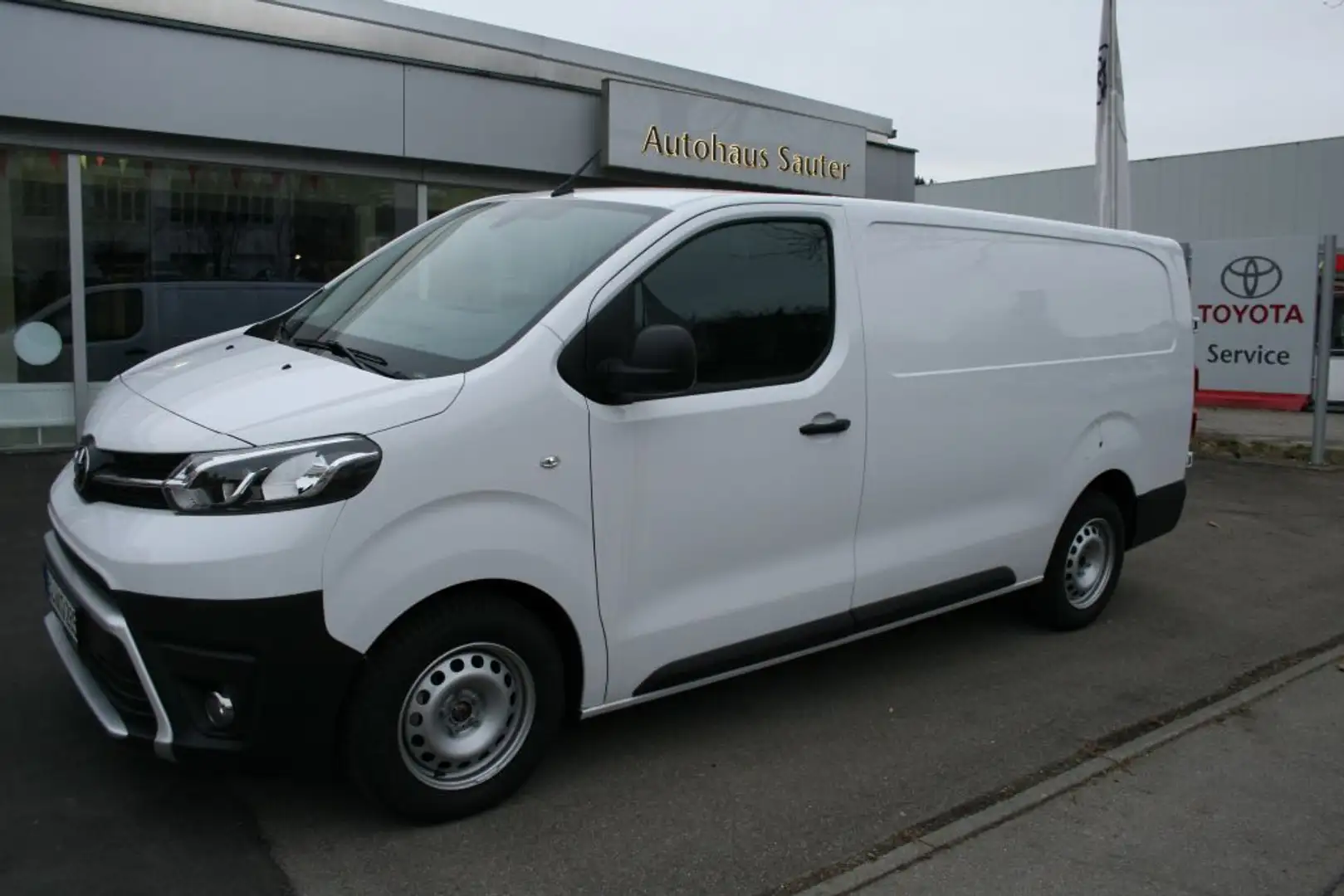 Toyota Proace 2,0-l-D-4D L2 Meister Navi Weiß - 2