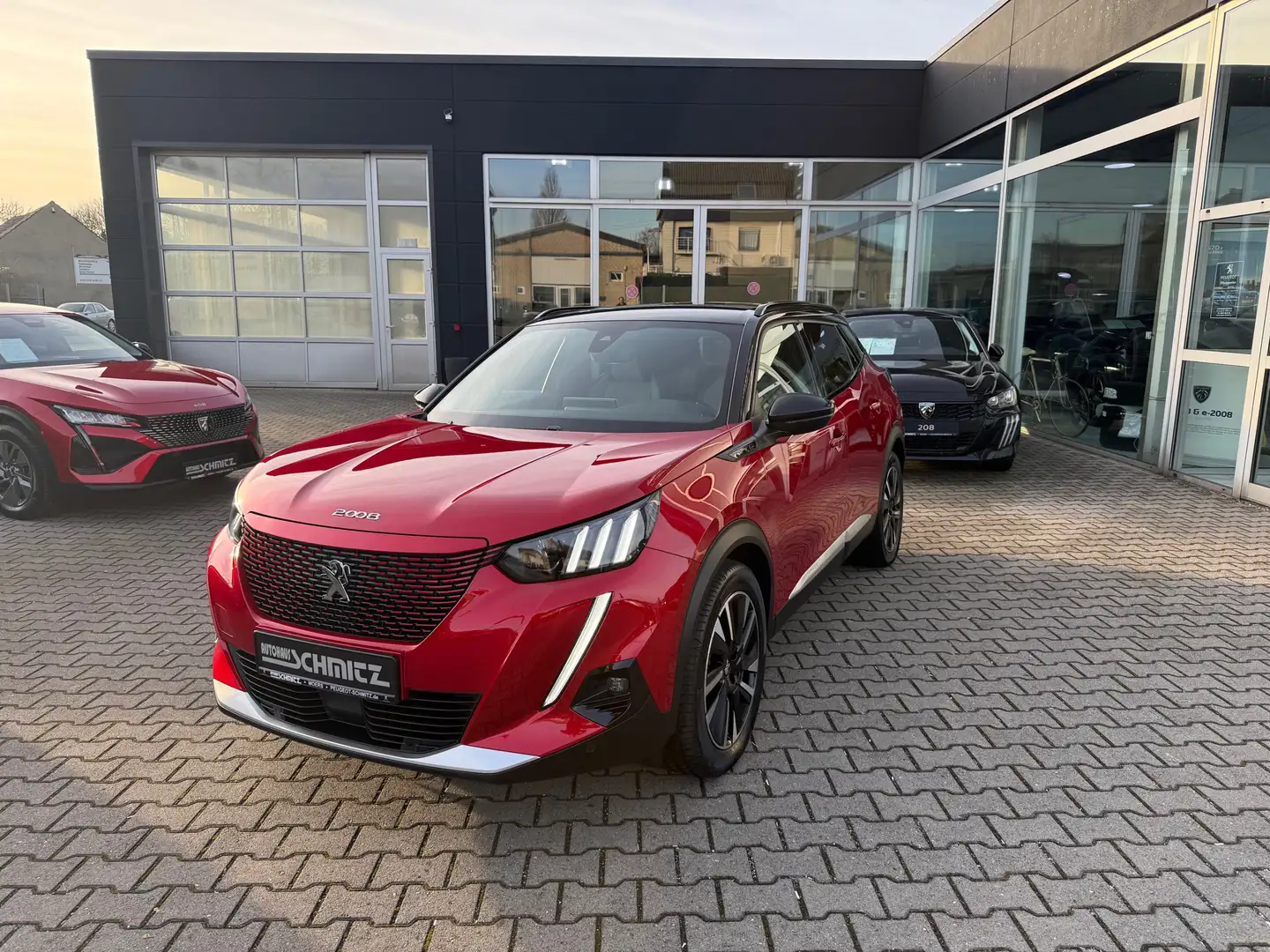 Peugeot 2008 e- GT Full-LED. Rückfahrkamera, ACC, Sitzheizung, - 1