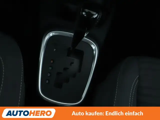 Toyota Yaris view 23
