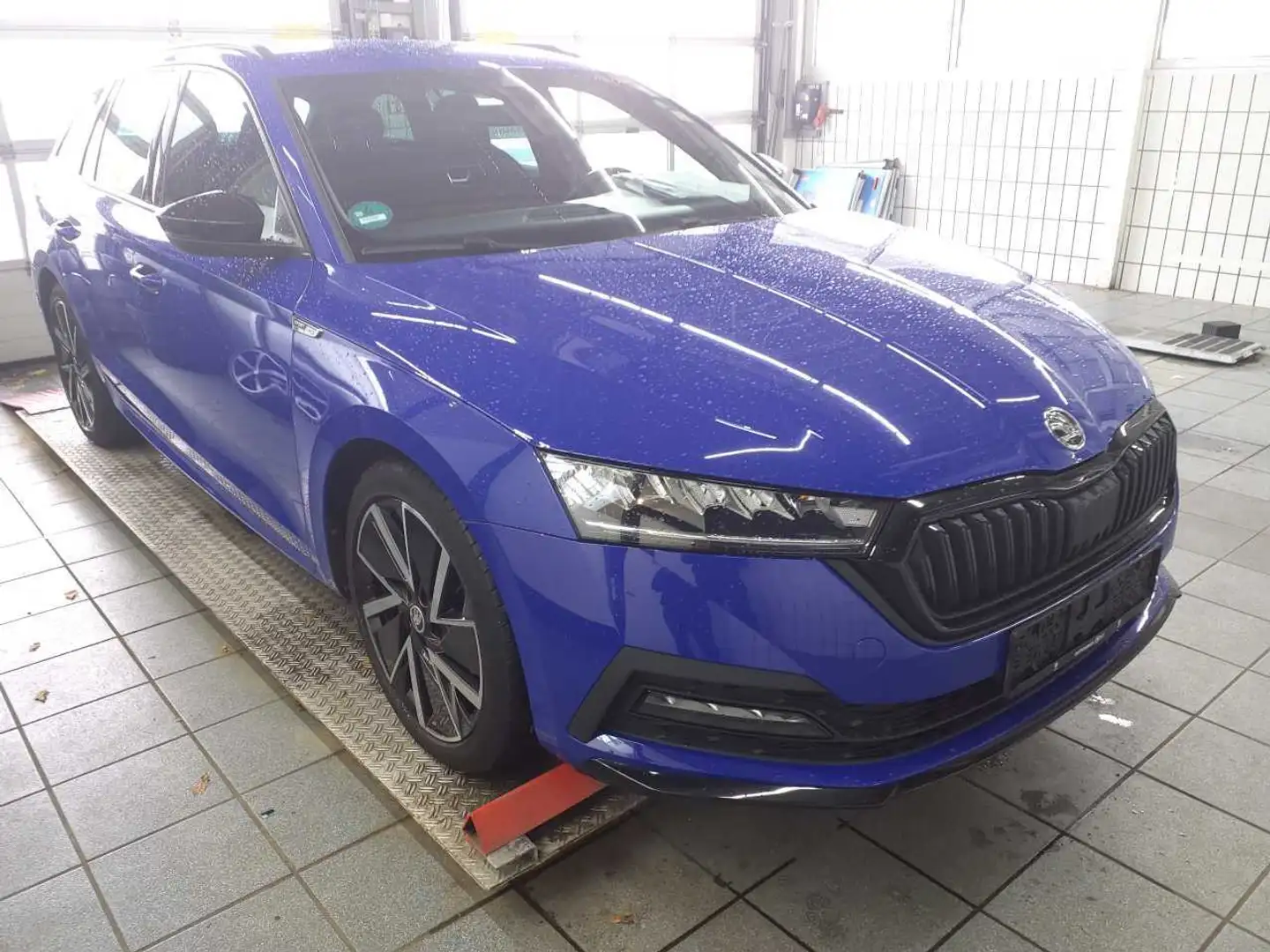 Skoda Octavia Combi 2.0 TDI DSG Sportline*HUD*ACC*NAVI Blau - 2