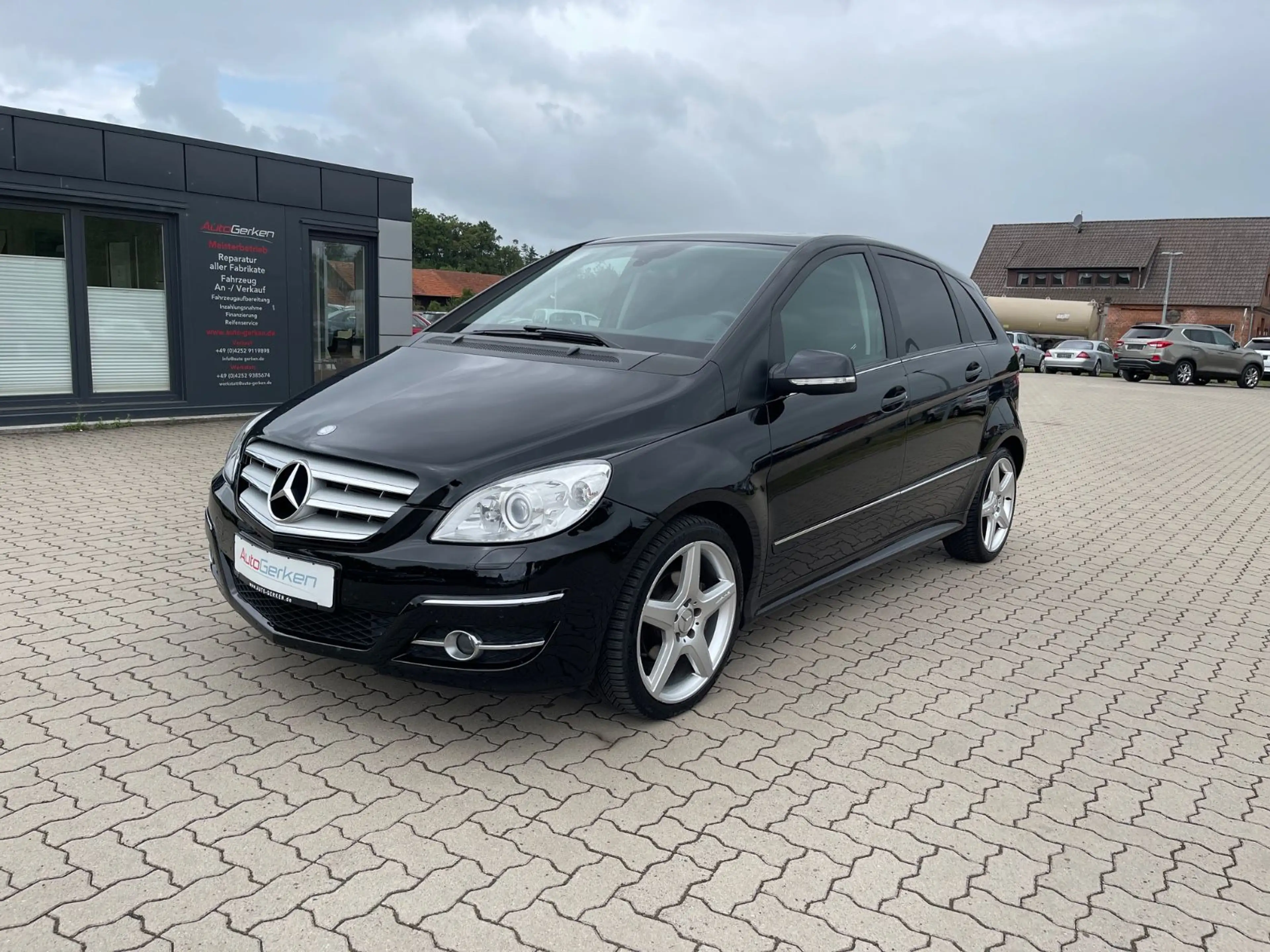 Mercedes-Benz B 200 Automatik Sport-Paket Leder BI-Xenon