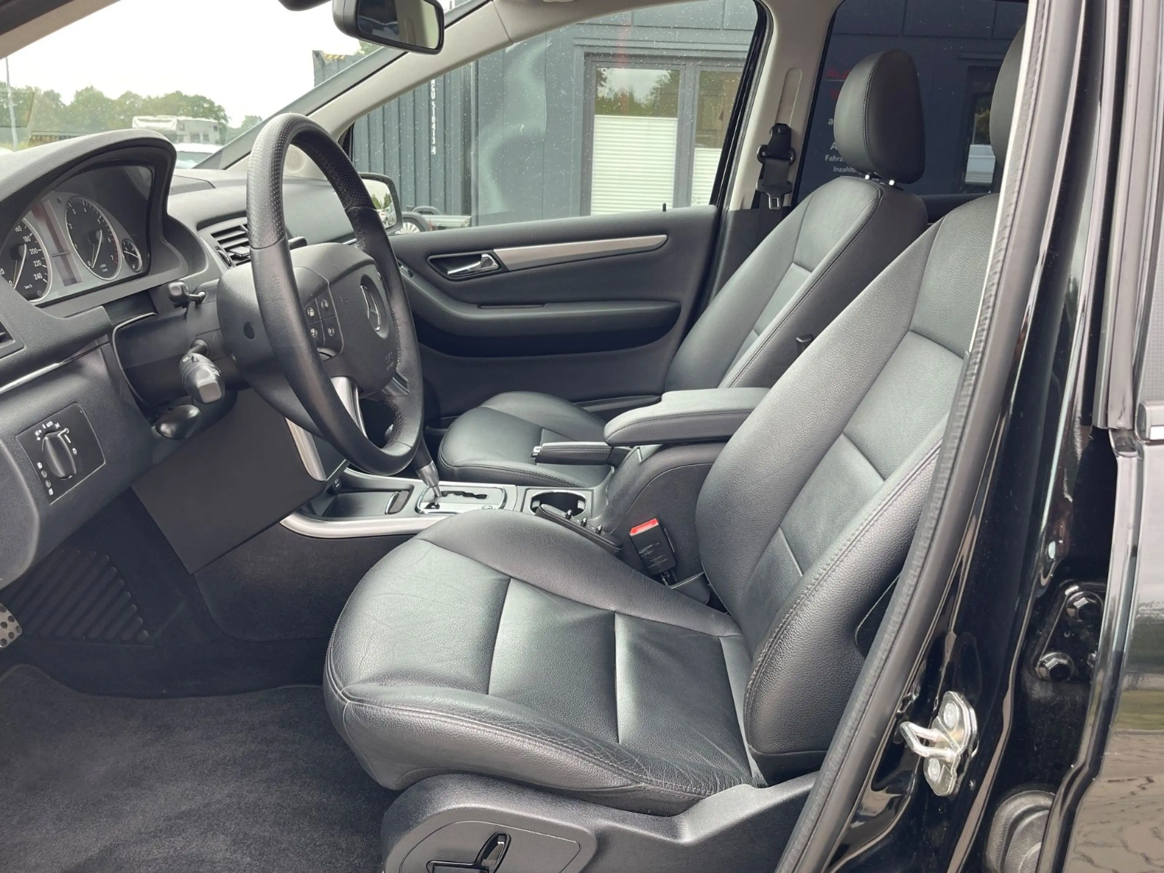 Mercedes-Benz B 200 Automatik Sport-Paket Leder BI-Xenon — photo 10