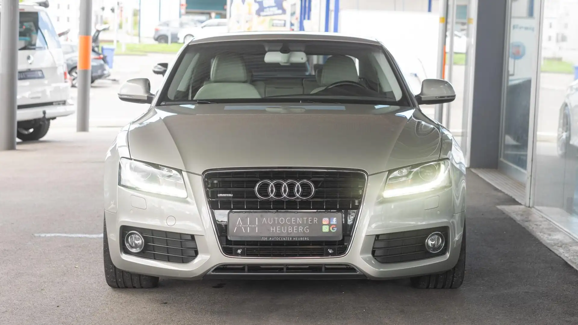 Audi A5 3.2 FSI QUATTRO S LINE*PANO*TOT*NAVI*AHK*SHZ* Silber - 2