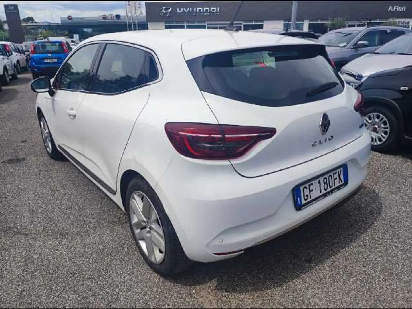 Renault Clio V 2019 1.6 hybrid Intens E-Tech 140cv auto Bianco - 2
