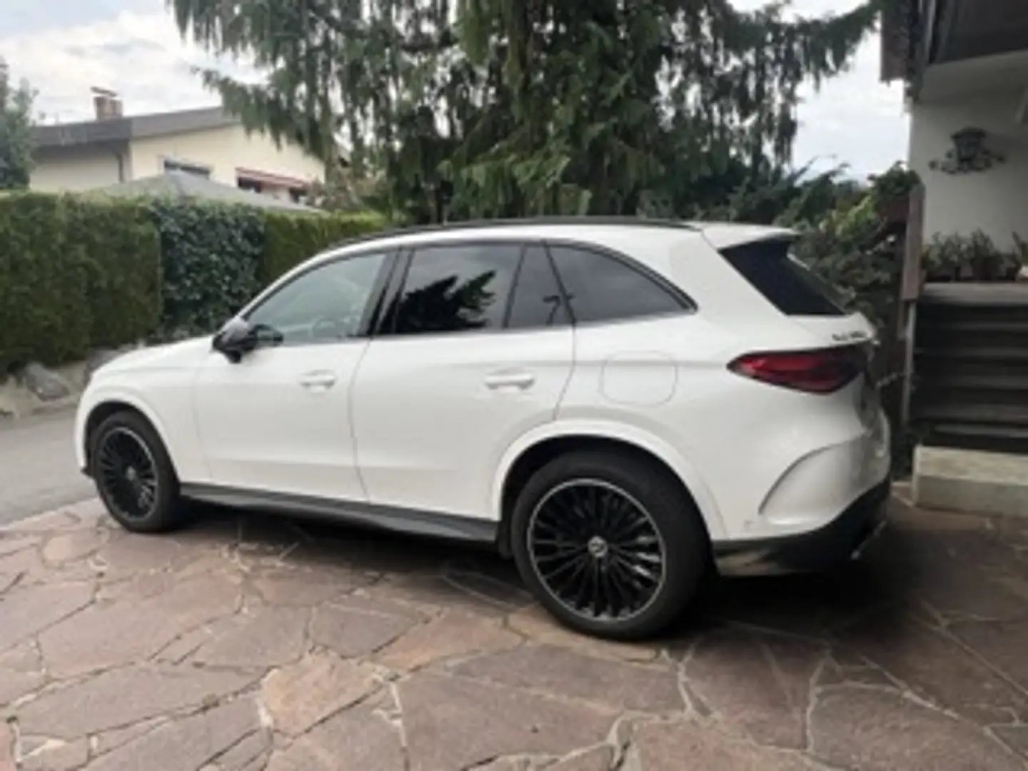 Mercedes-Benz GLC 300 GLC 300 de PHEV 4MATIC Aut. Weiß - 2