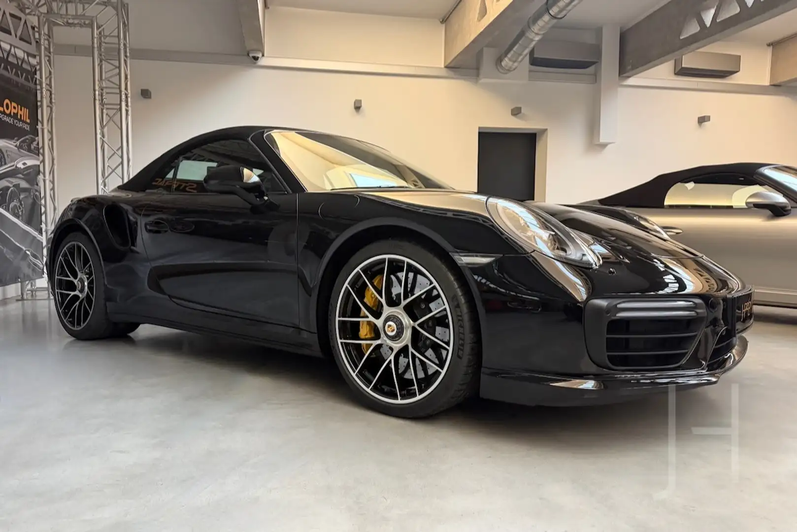 Porsche 991 911 turbo S Cabriolet Schwarz - 1