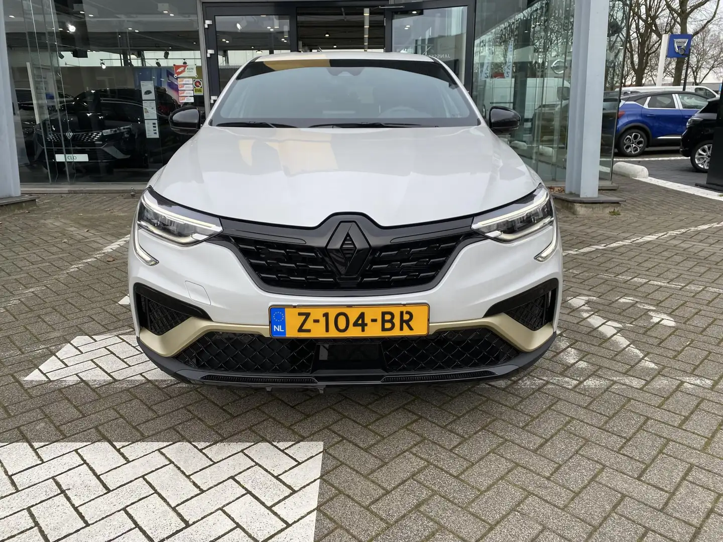 Renault Arkana 1.6 E-Tech hybrid 145 E-Tech engineered Wit - 2