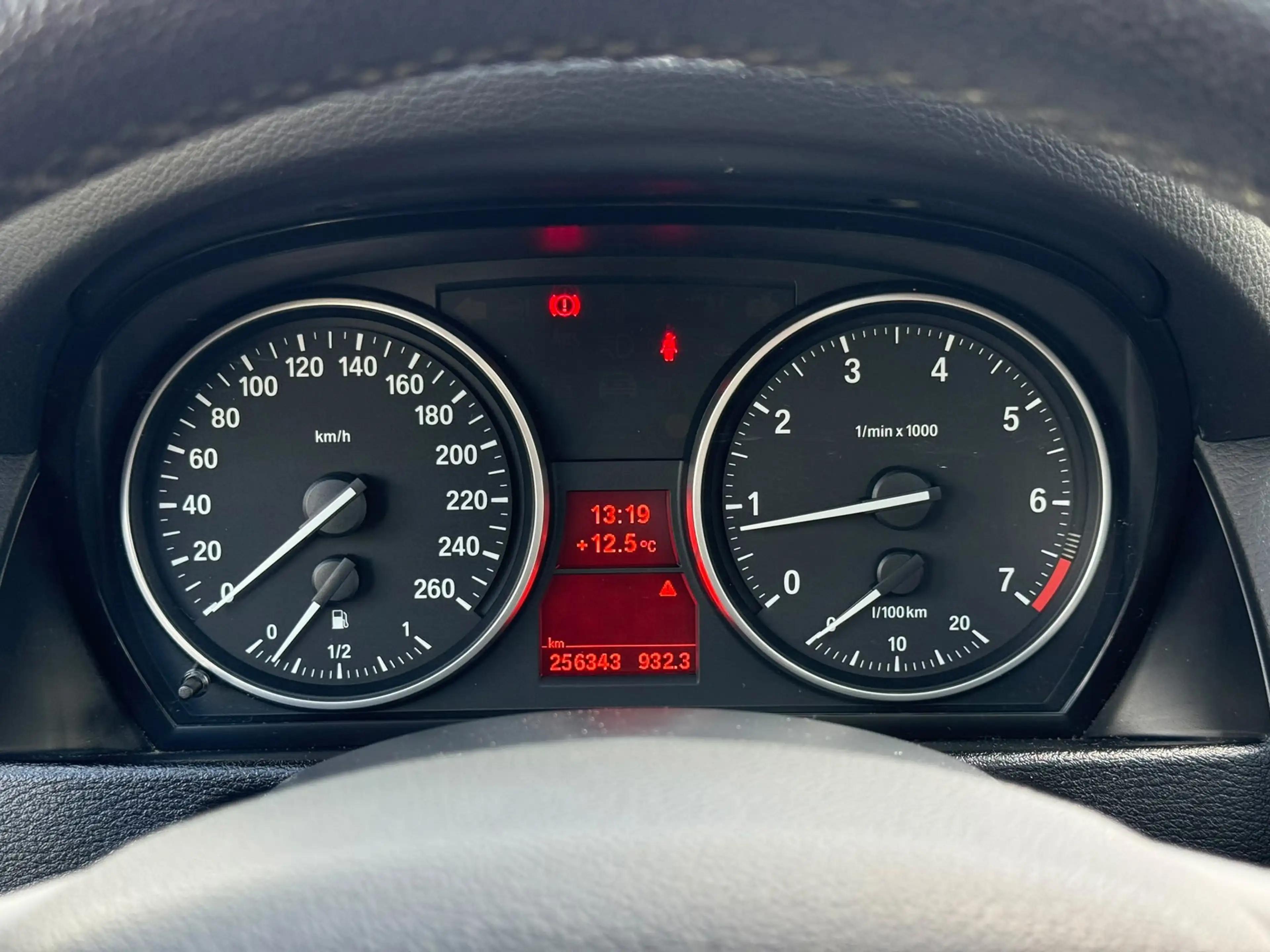 BMW X1 SDrive20i Business — photo 15