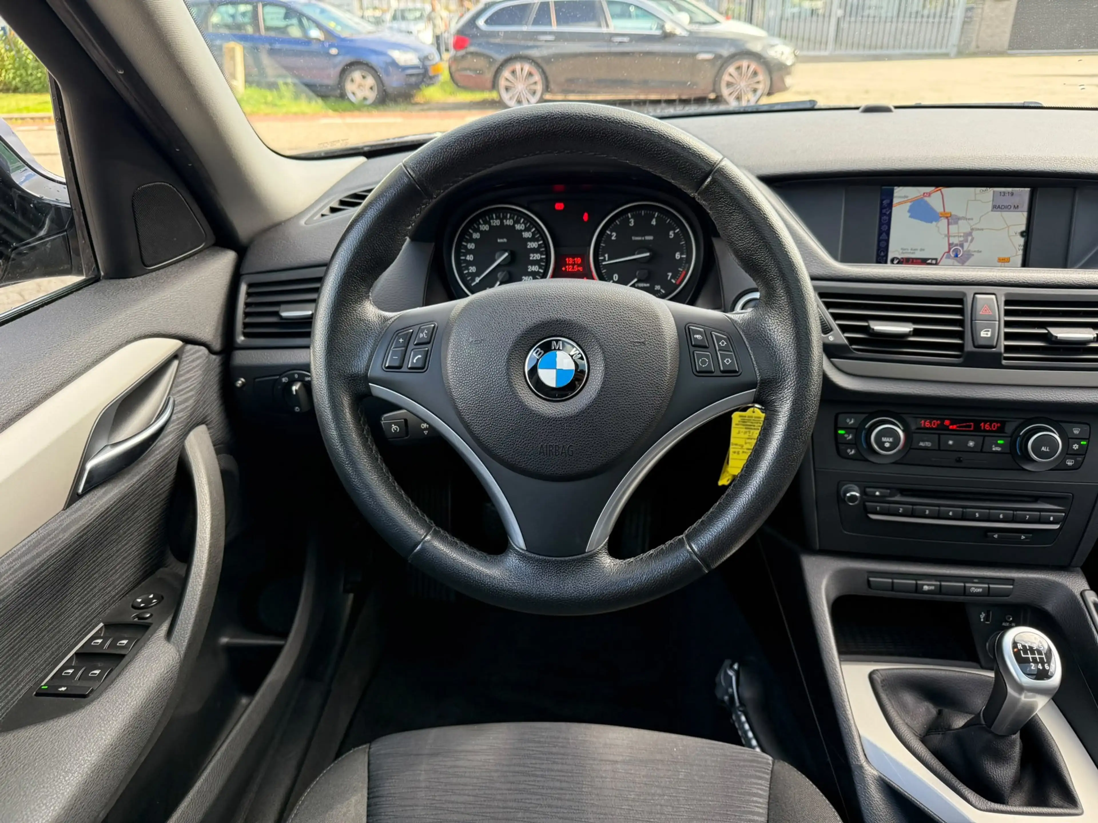 BMW X1 SDrive20i Business — photo 14