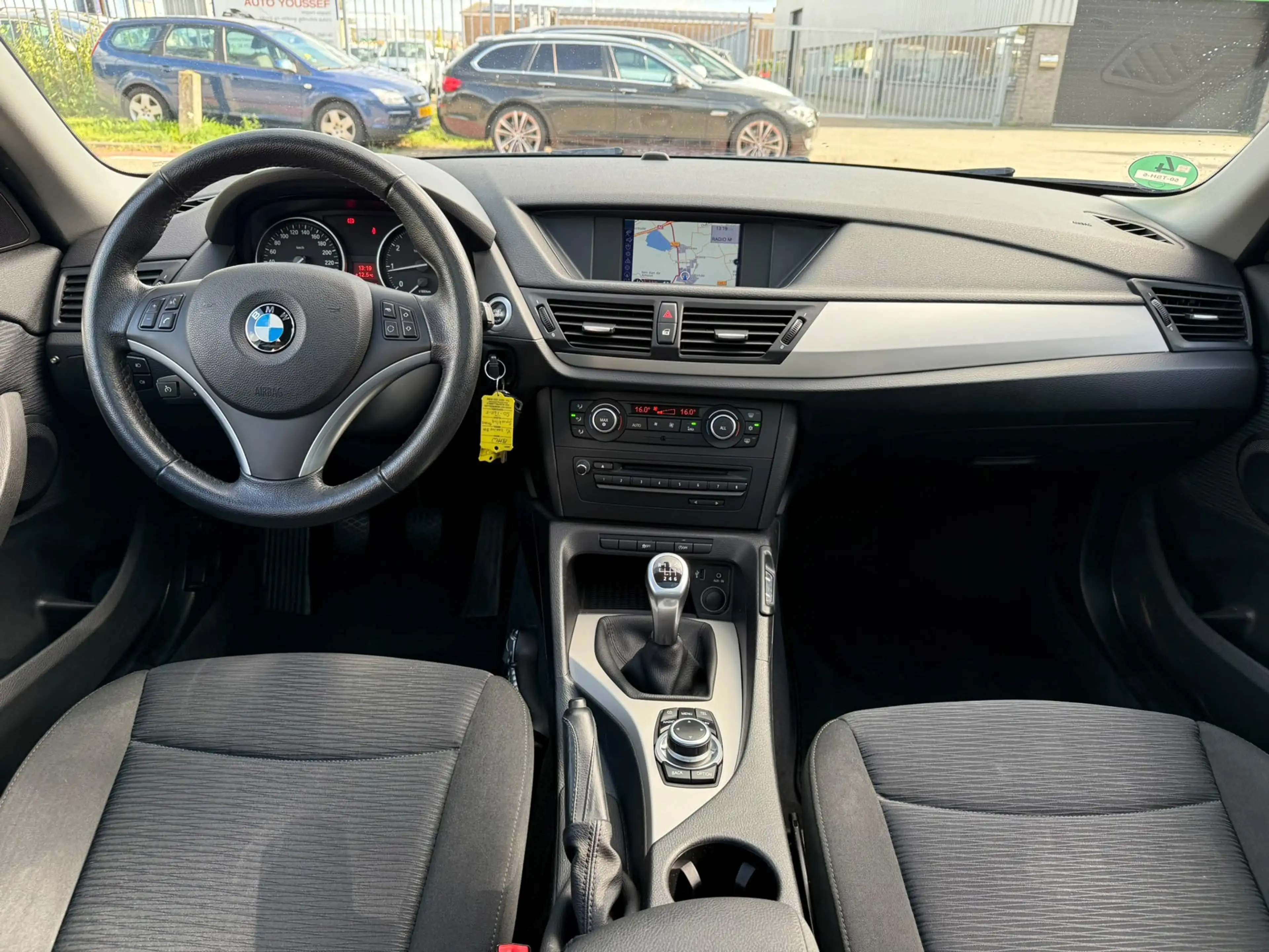 BMW X1 SDrive20i Business — photo 13