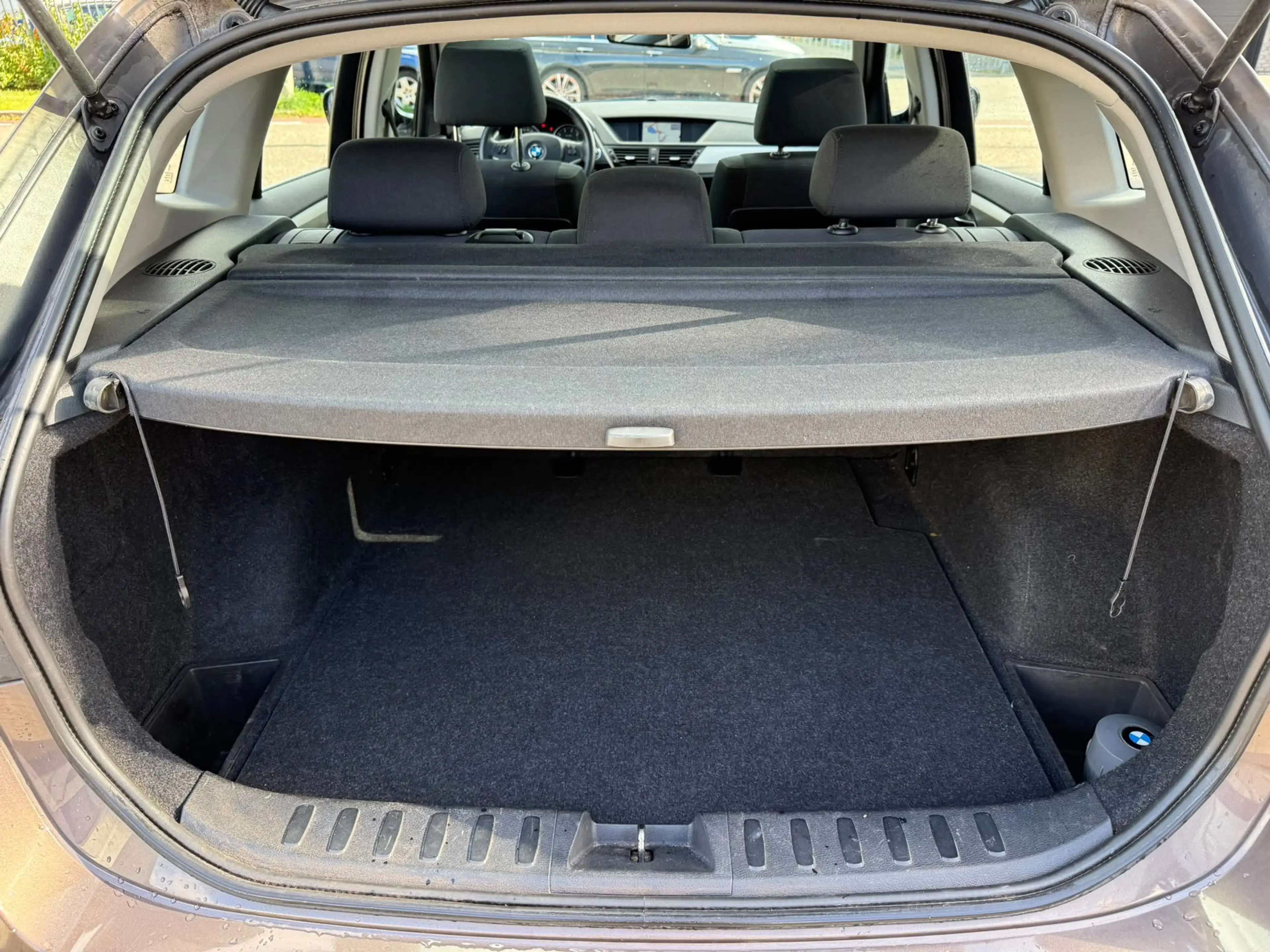 BMW X1 SDrive20i Business — photo 9