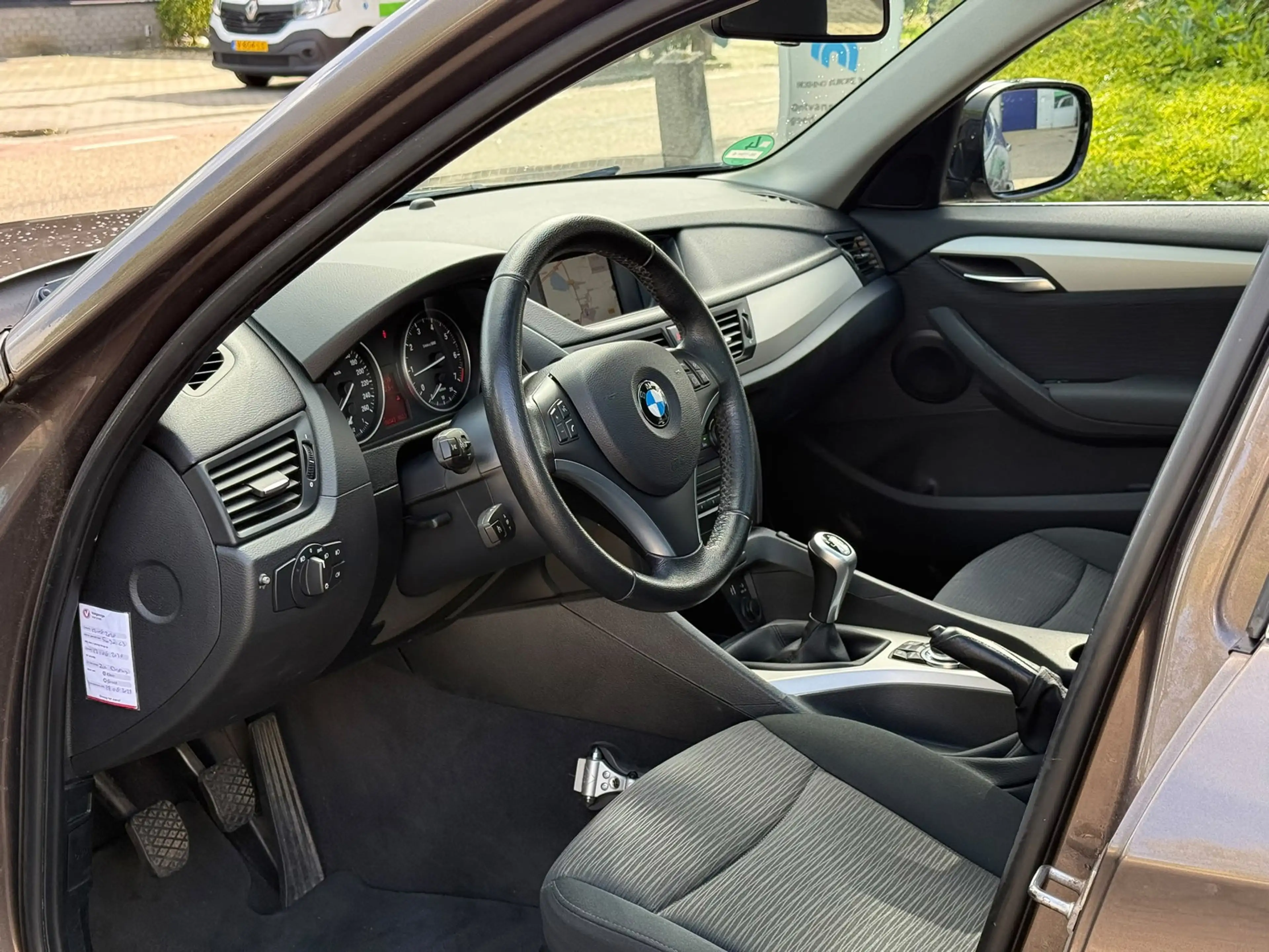 BMW X1 SDrive20i Business — photo 11