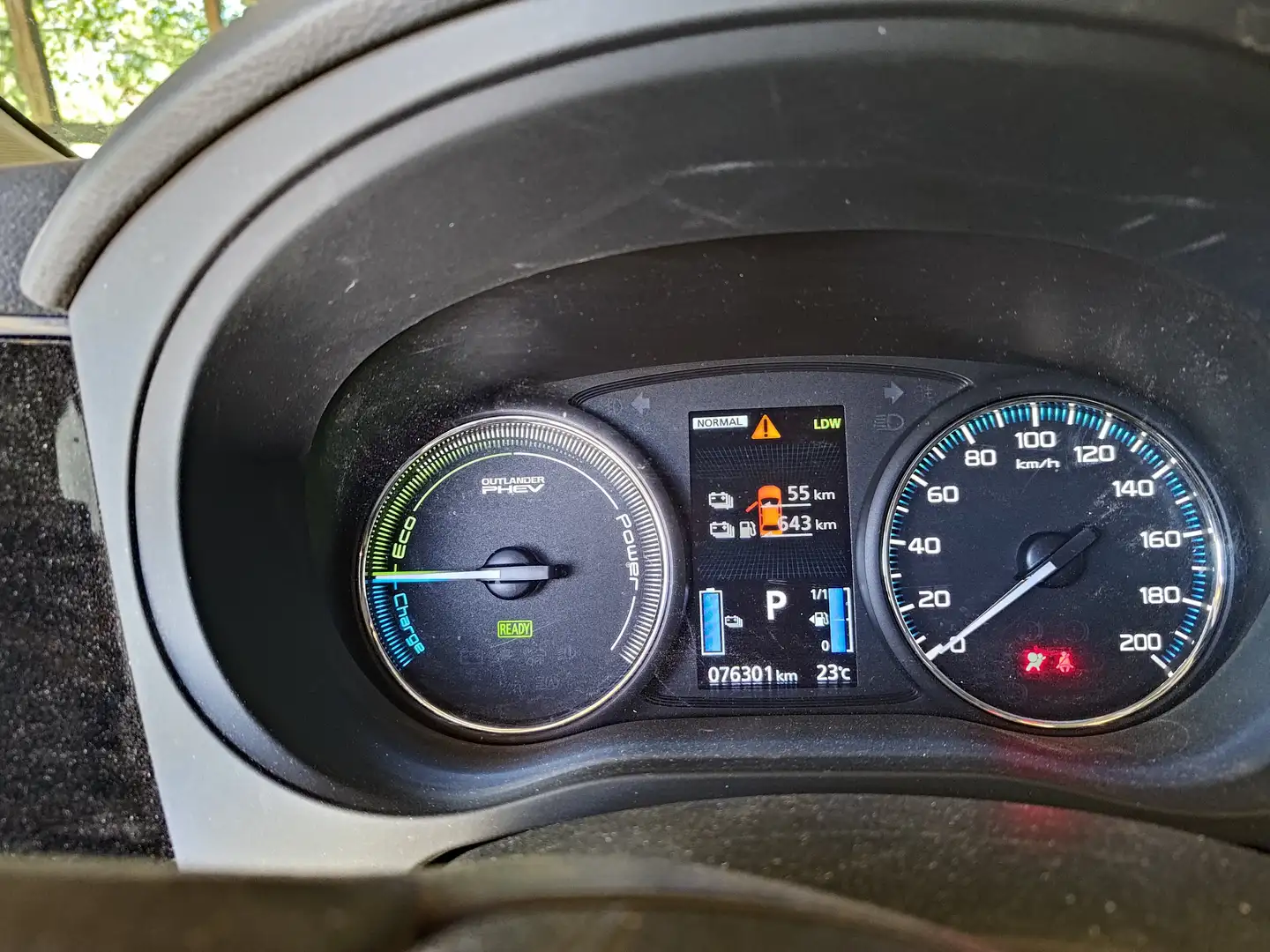 Mitsubishi Outlander Outlander 2.0 4WD Plug-In Hybrid Top Silber - 2