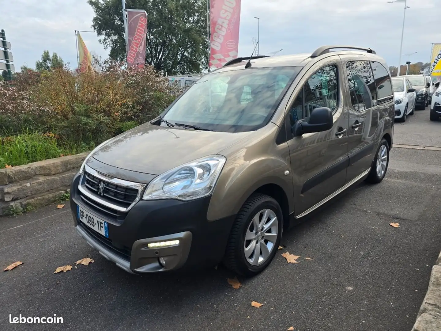 Peugeot Partner Tepee 5places Outdoor 1.2l Ess 110ch 03-2017 - 1