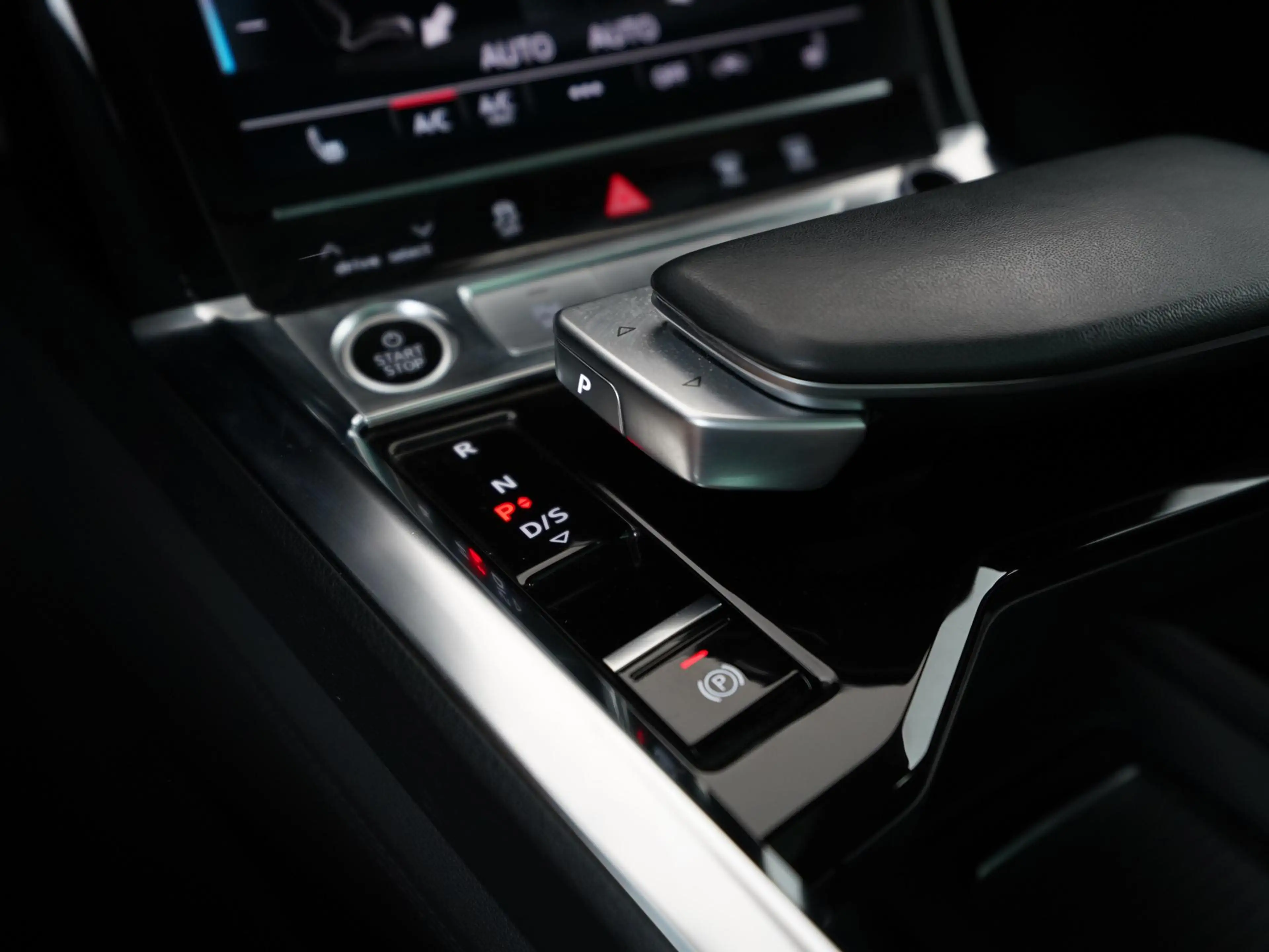 Audi e-tron 55 quattro S-Line Shadow Look 95 kWh | Trekhaak | — photo 10