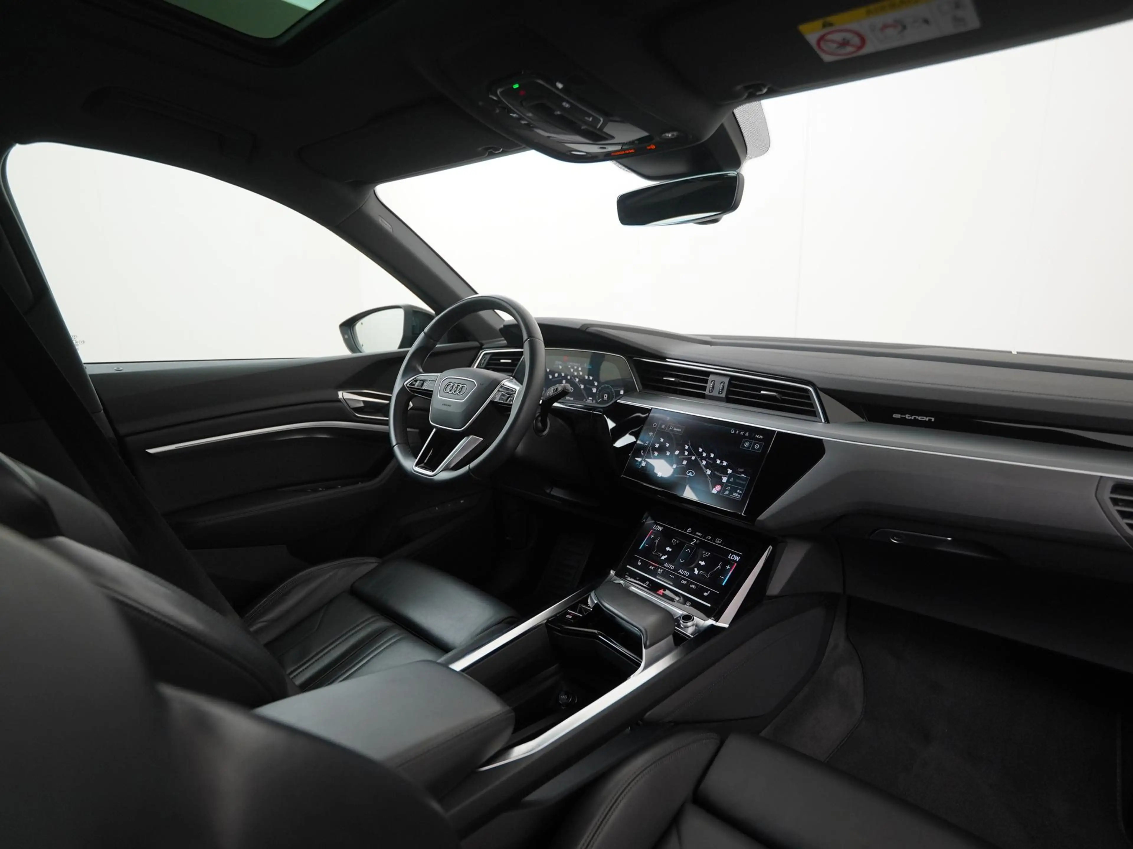 Audi e-tron 55 quattro S-Line Shadow Look 95 kWh | Trekhaak | — photo 2