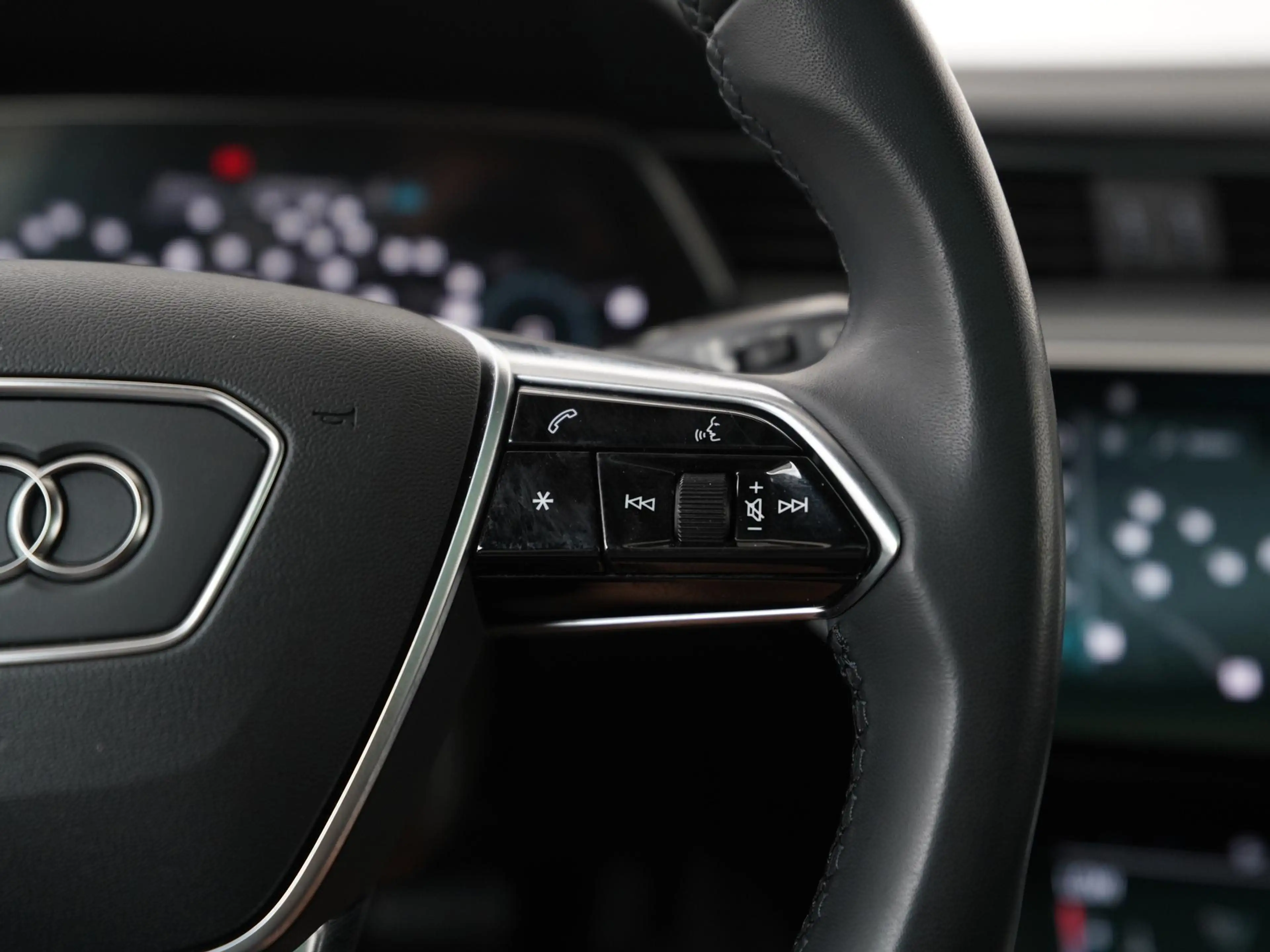Audi e-tron 55 quattro S-Line Shadow Look 95 kWh | Trekhaak | — photo 9