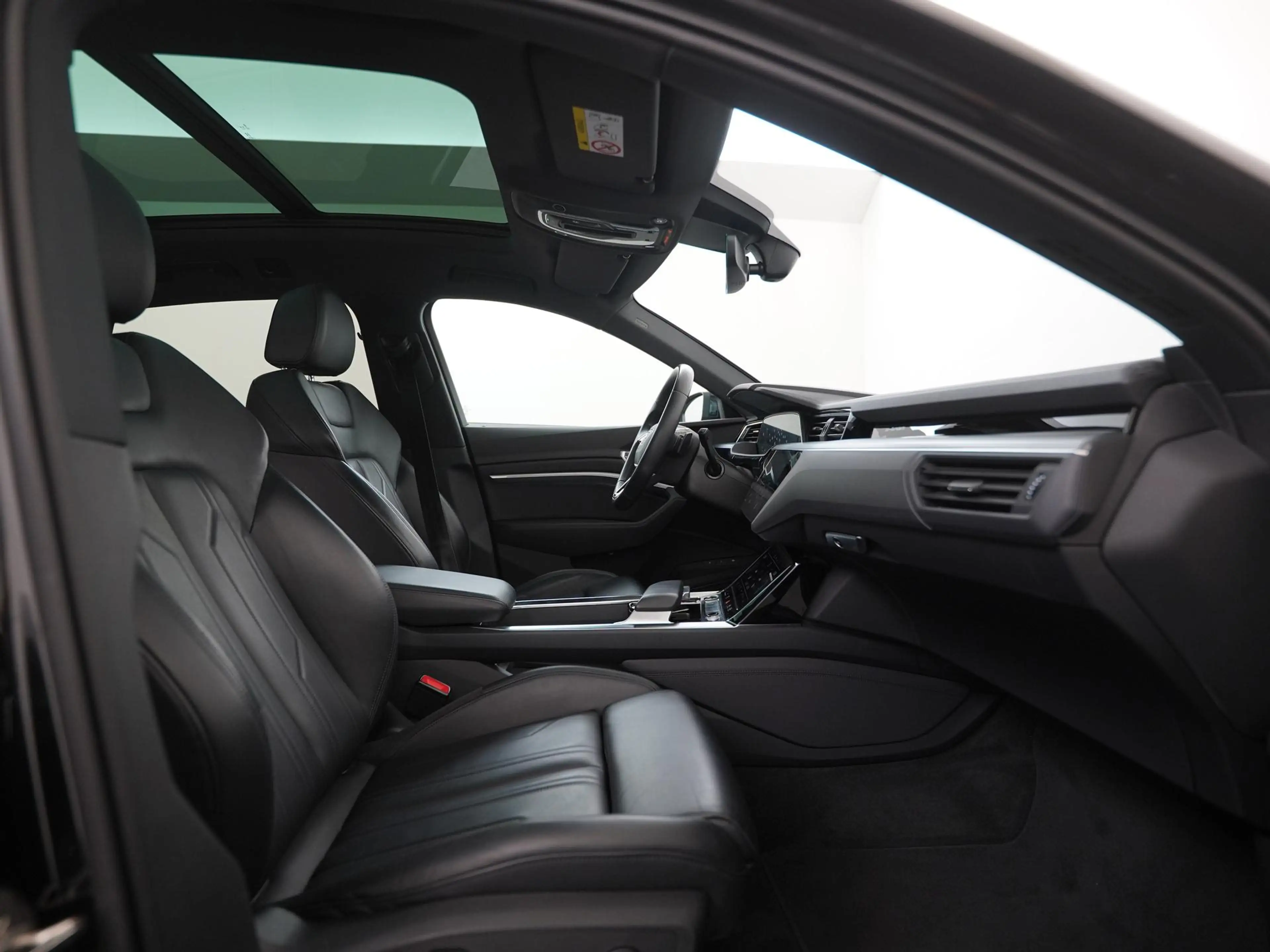 Audi e-tron 55 quattro S-Line Shadow Look 95 kWh | Trekhaak | — photo 3