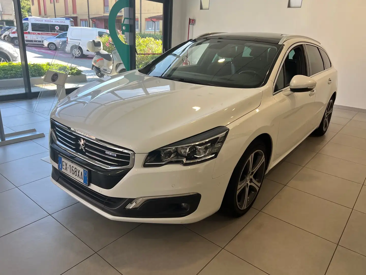 Peugeot 508 508 SW SW 2.0 bluehdi GT 180cv auto Weiß - 2