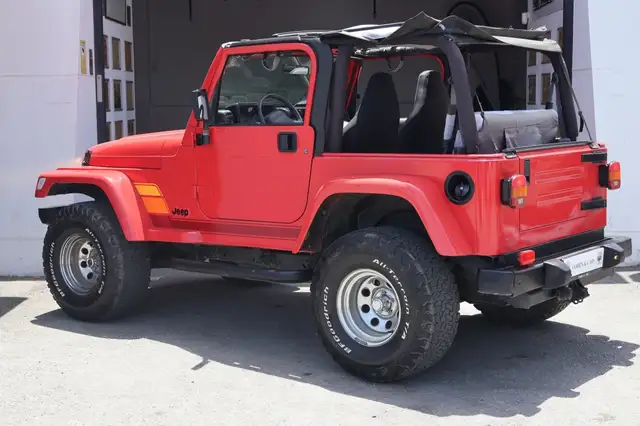 Jeep Wrangler view 8