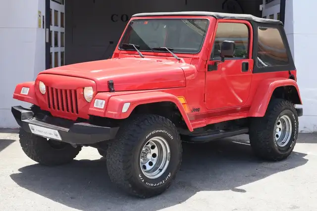 Jeep Wrangler view 3