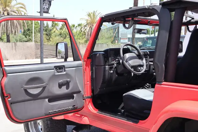 Jeep Wrangler view 13