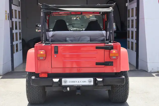 Jeep Wrangler view 9