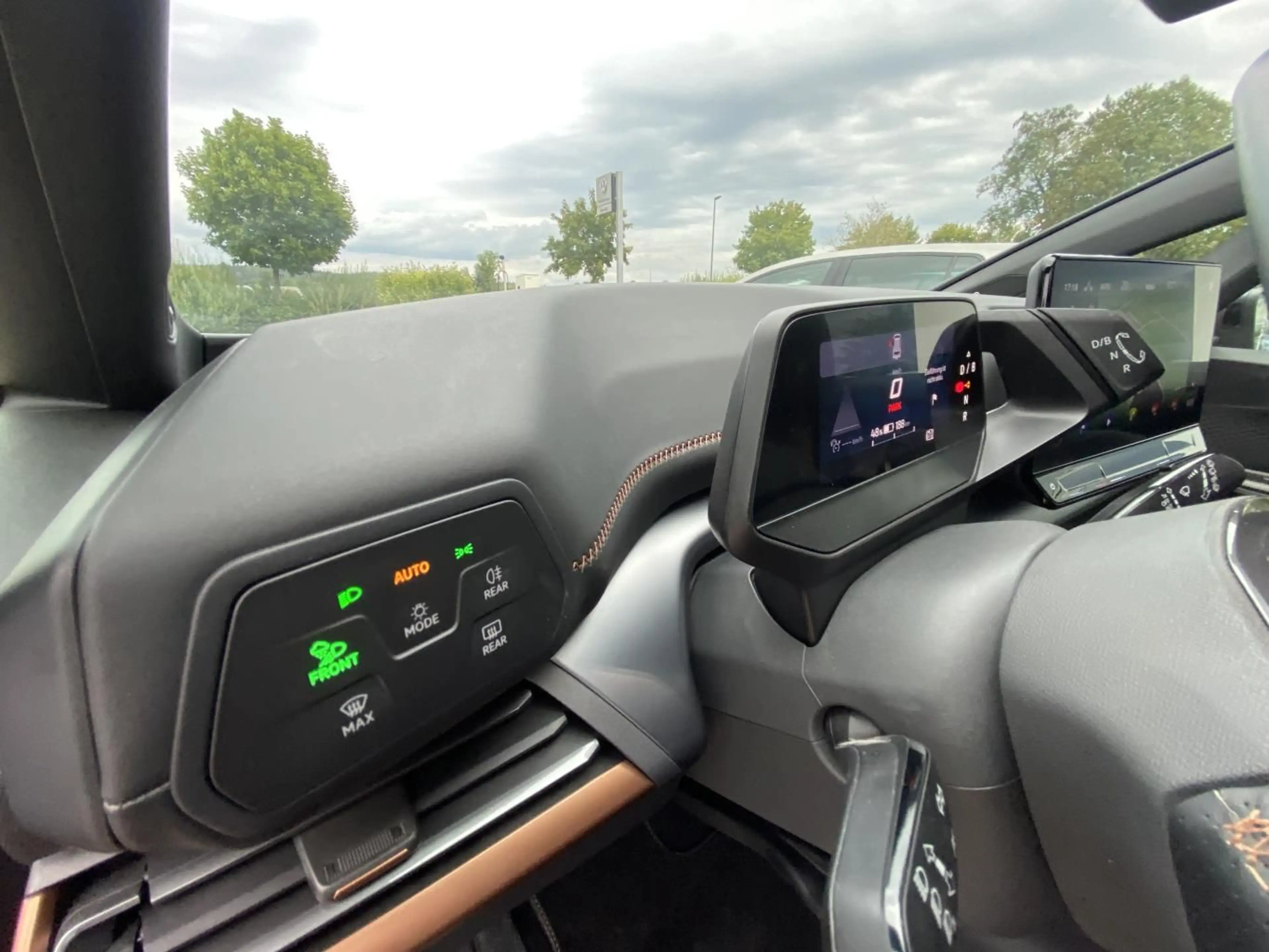 CUPRA Born e-Boost 170 kW PANORAMA+SUPERSPORTLENKRAD+3 — photo 11