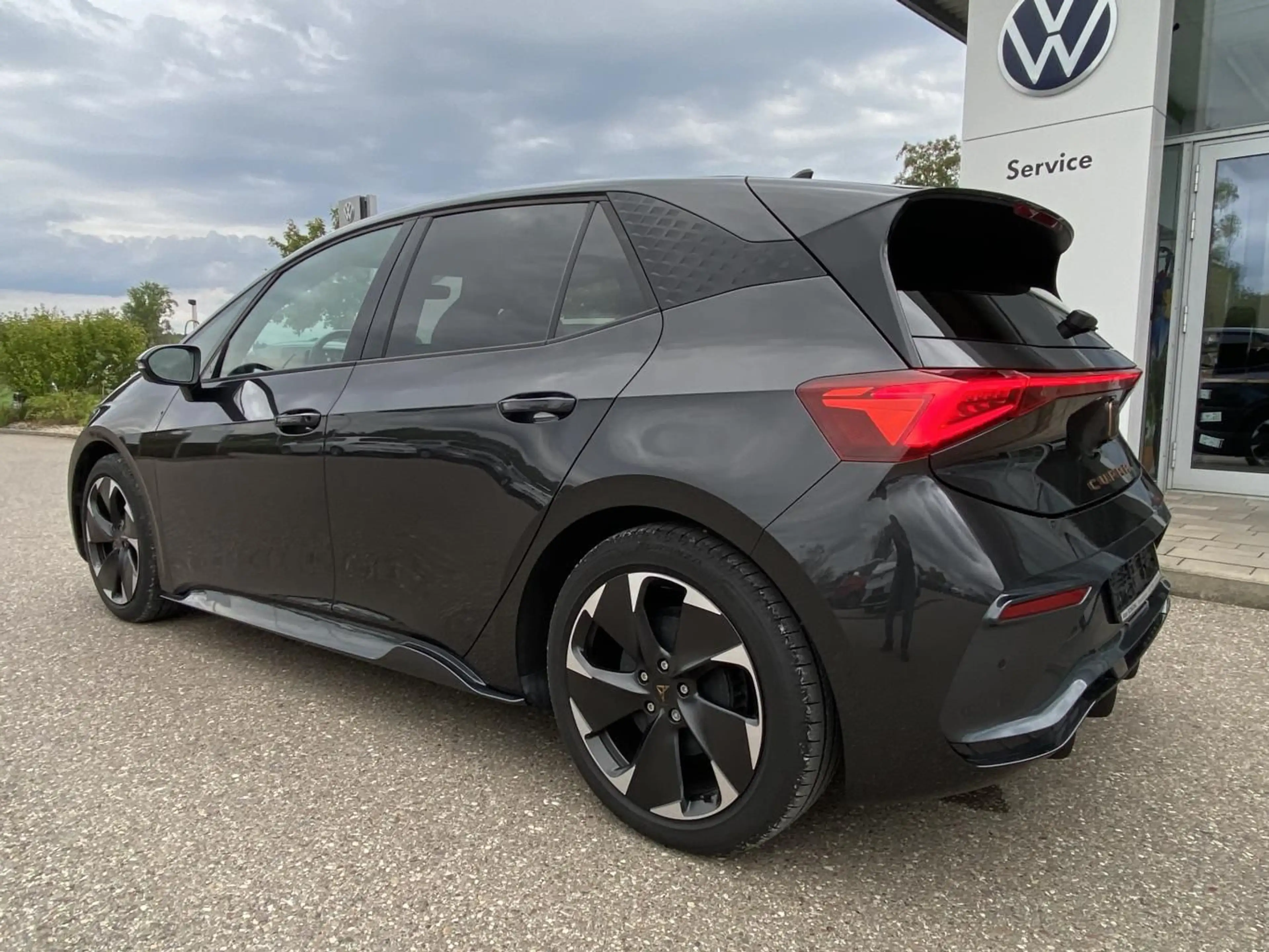 CUPRA Born e-Boost 170 kW PANORAMA+SUPERSPORTLENKRAD+3 — photo 4