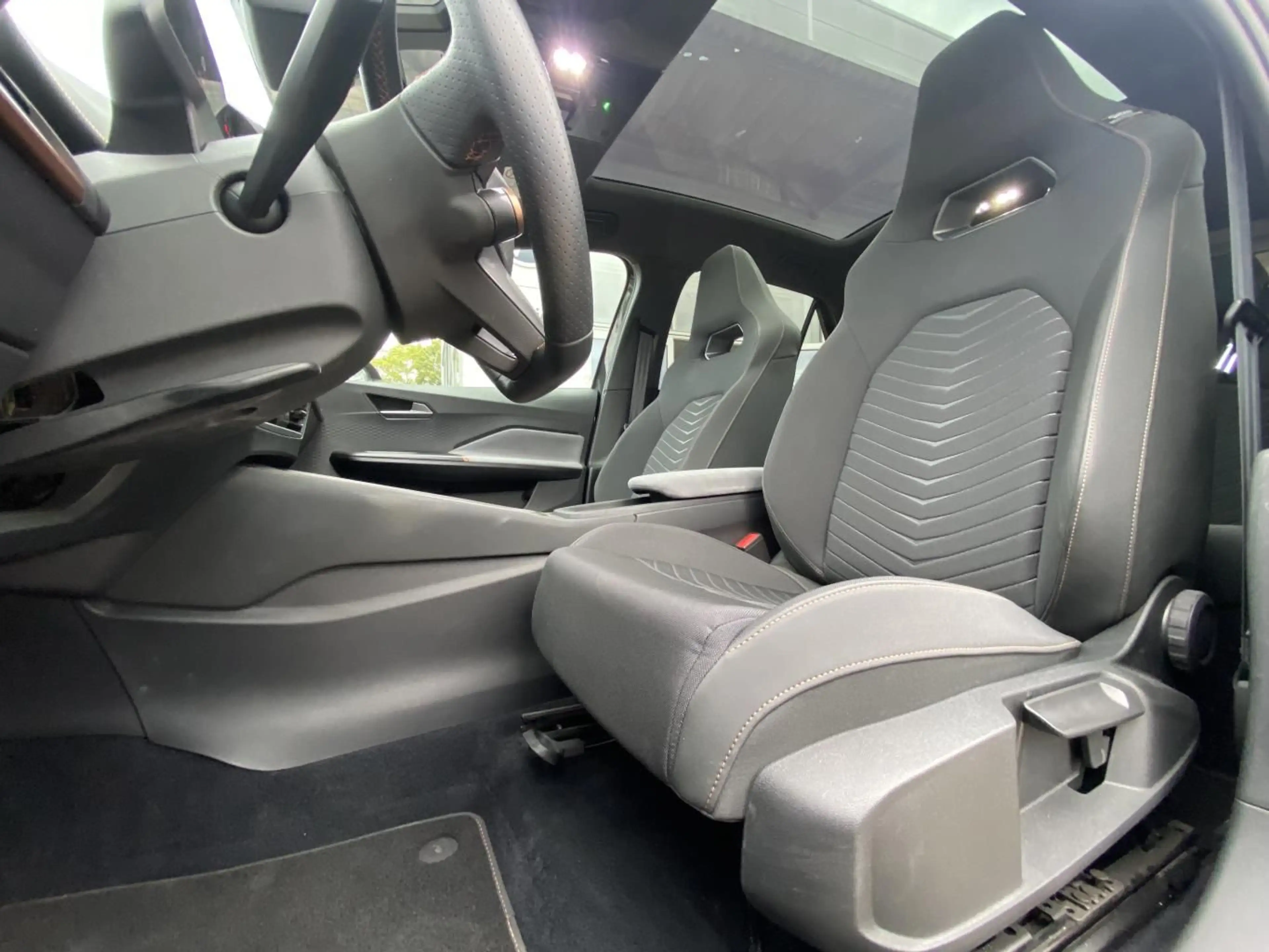 CUPRA Born e-Boost 170 kW PANORAMA+SUPERSPORTLENKRAD+3 — photo 9