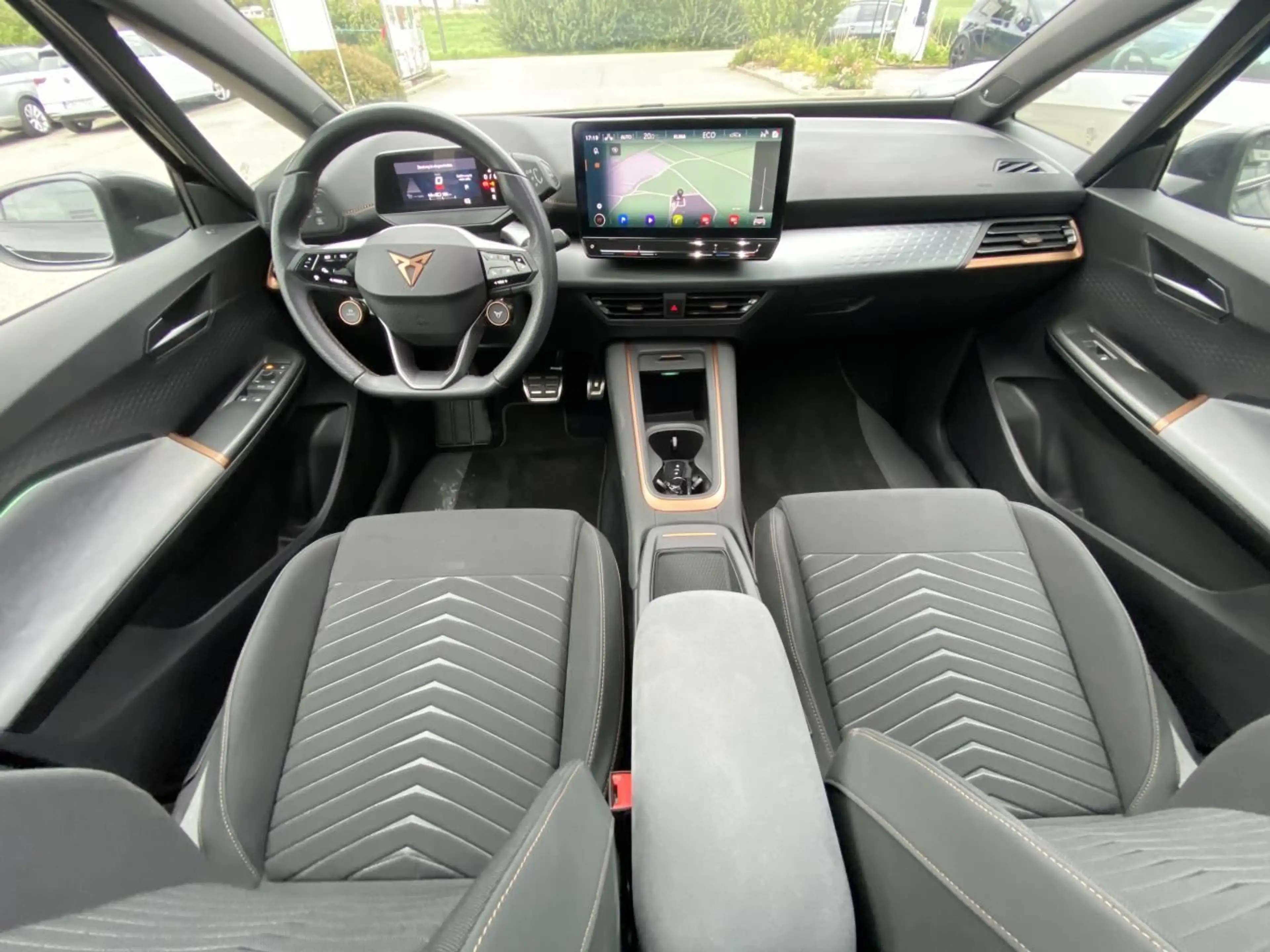 CUPRA Born e-Boost 170 kW PANORAMA+SUPERSPORTLENKRAD+3 — photo 15