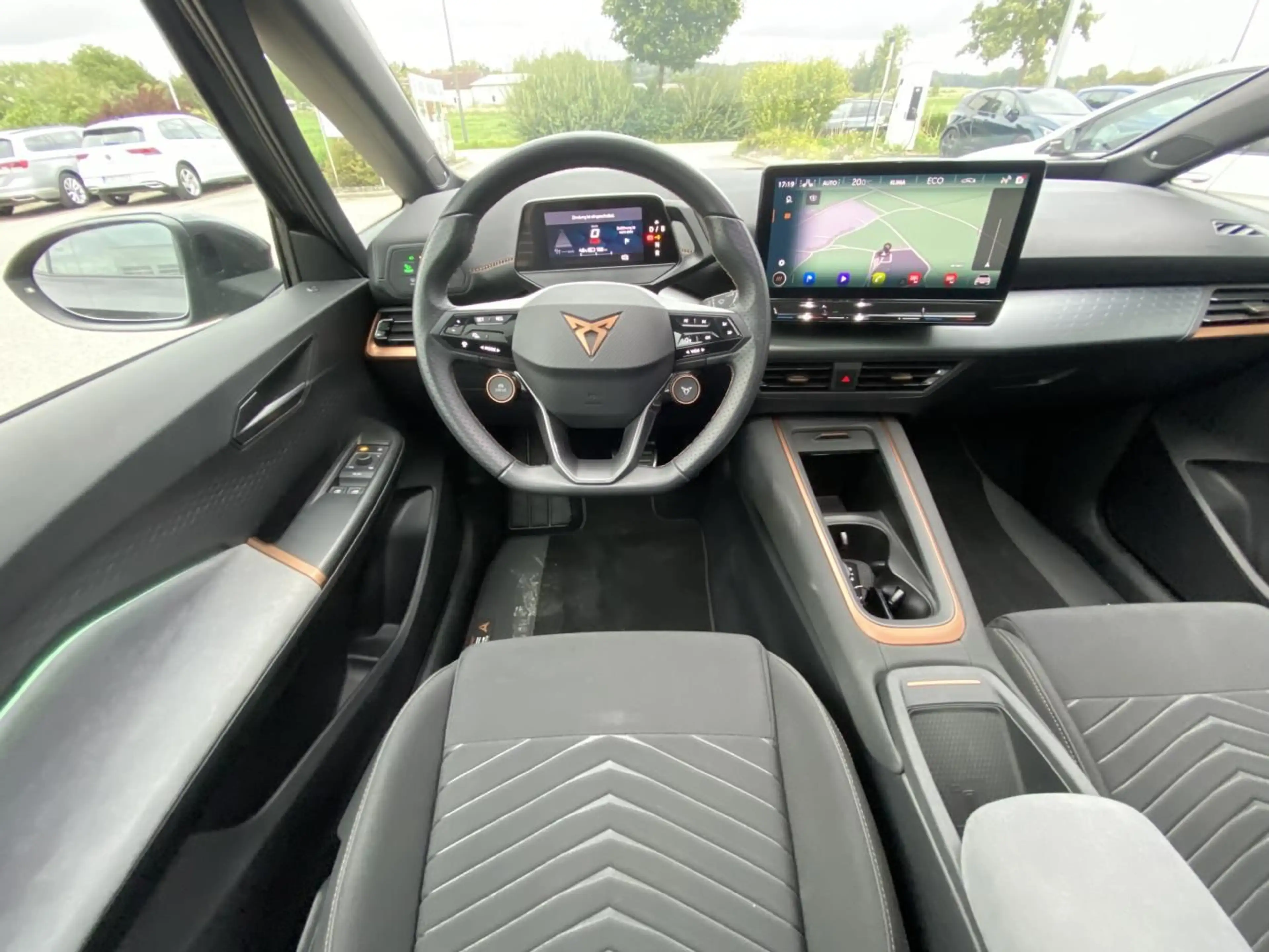 CUPRA Born e-Boost 170 kW PANORAMA+SUPERSPORTLENKRAD+3 — photo 14