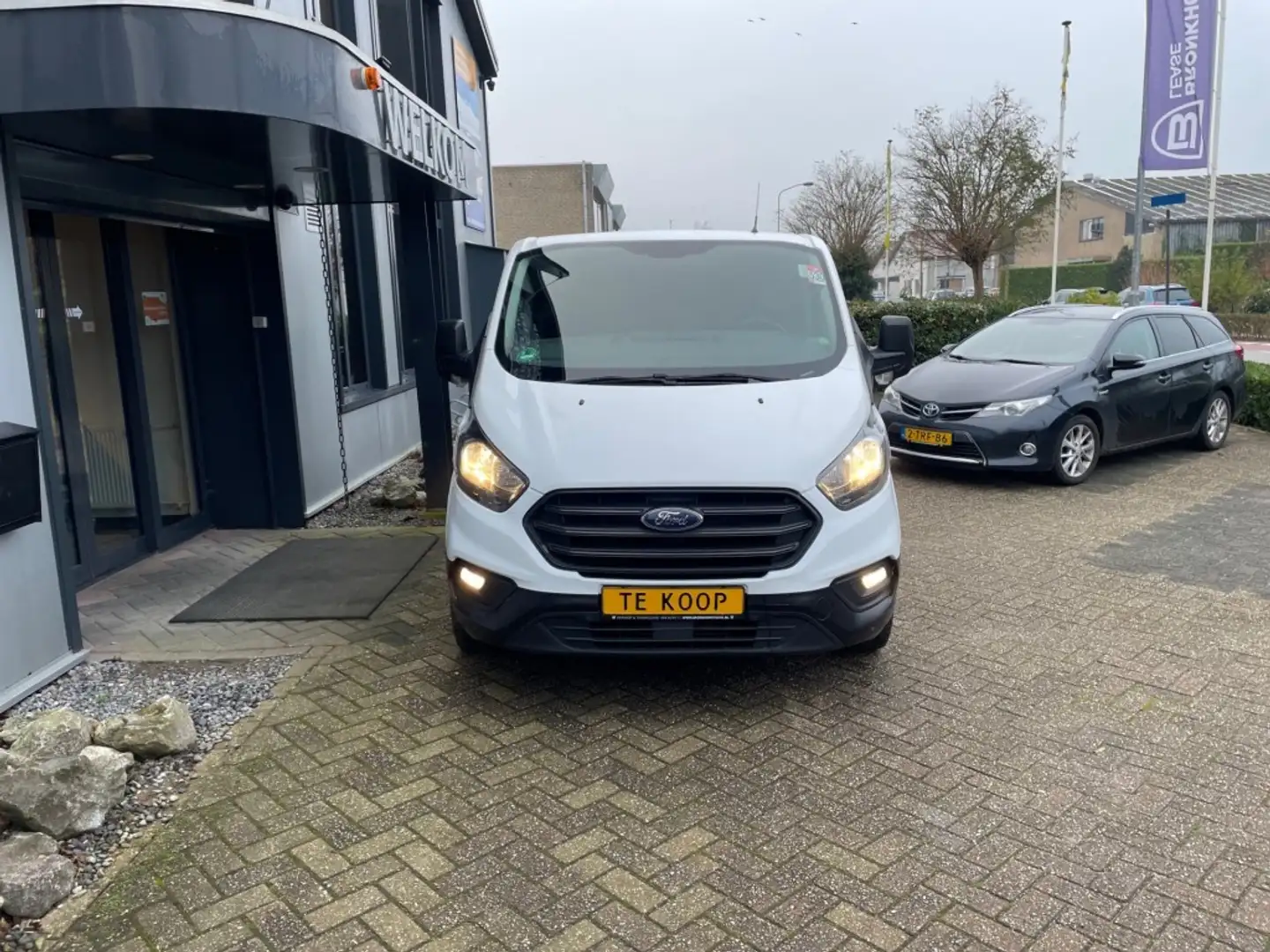 Ford Transit Custom 2.0 Tdci 108pk, airco, 3-pers, pdc, schuifdeur, bl Wit - 2