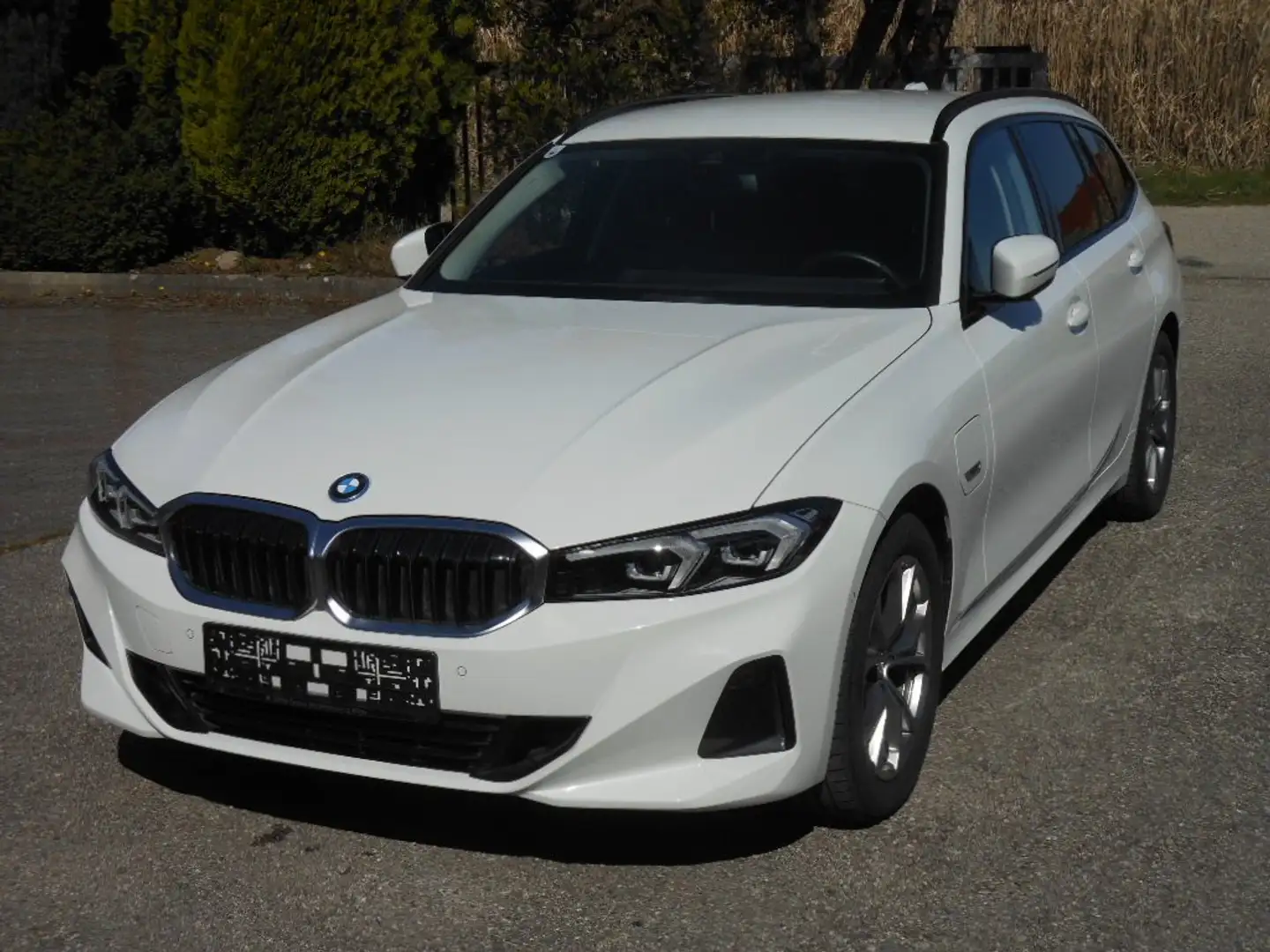 BMW 320 320 e Touring   *   3 Jahre Werksgarantie  * Weiß - 2