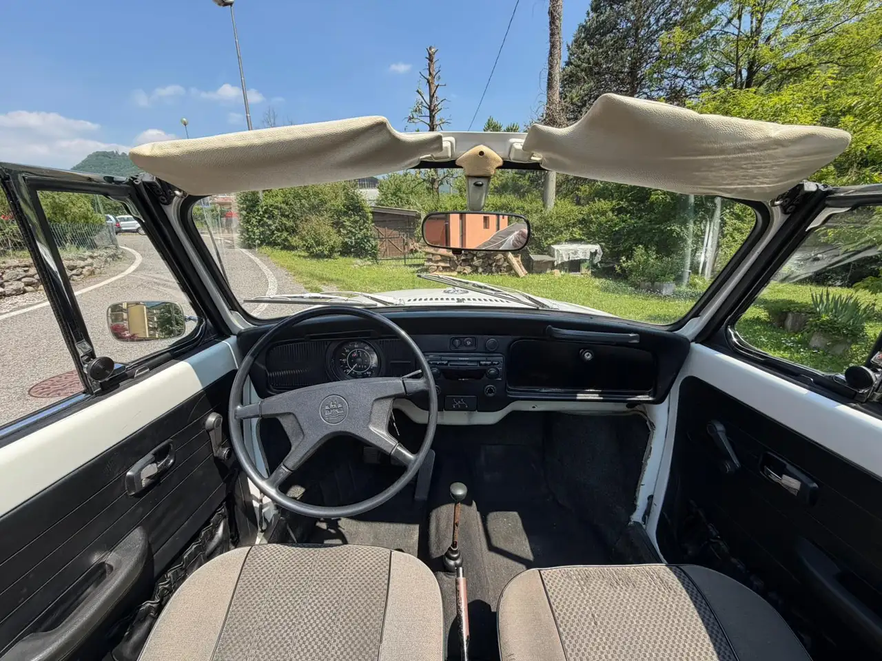 Volkswagen Maggiolino Cabrio 1.2L Vetro Piatto, foto 2