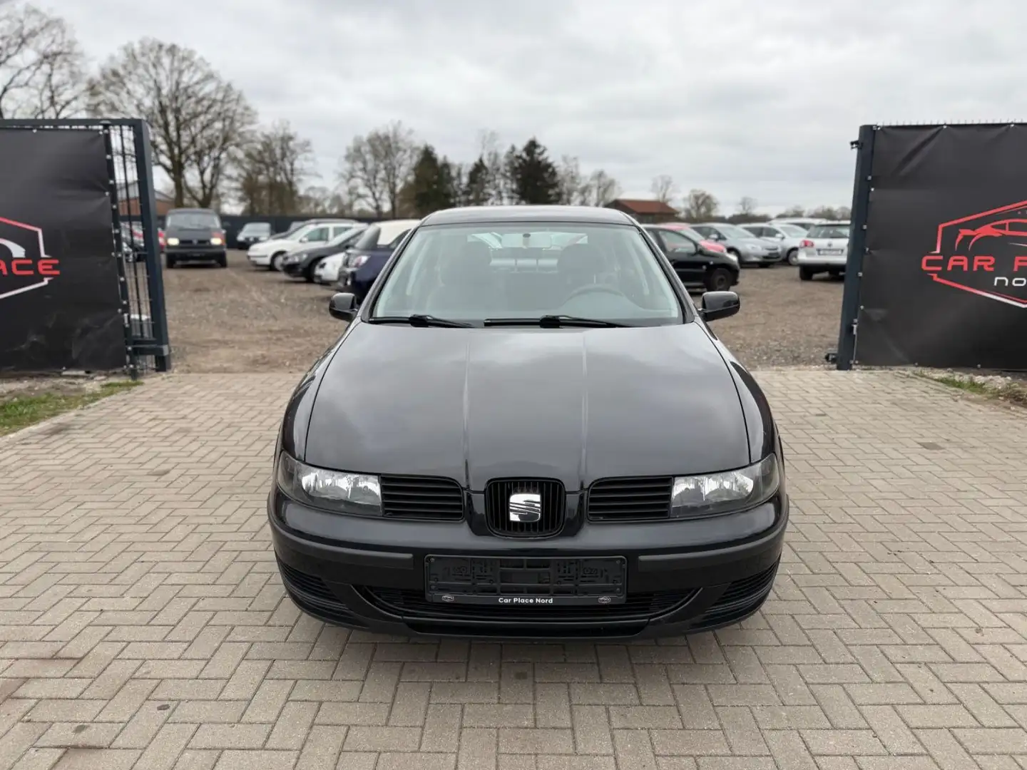 SEAT Leon 1.4 TÜV NEU/2. HAND/5 TÜRER/KLIMAANLAGE Negro - 2