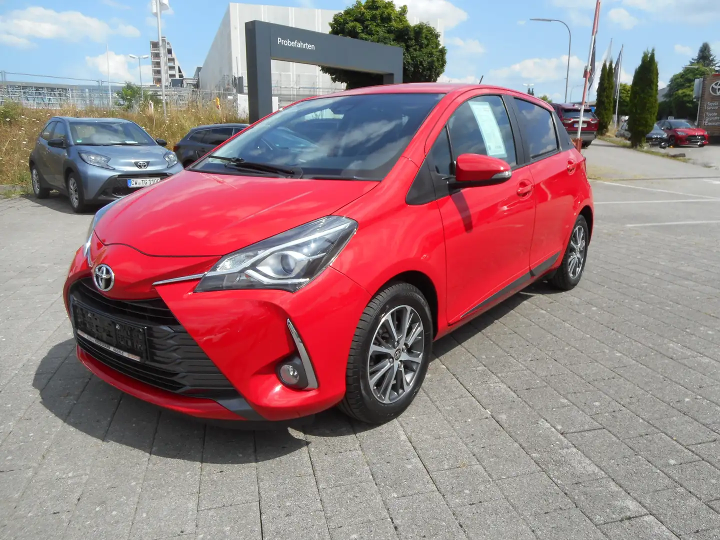 Toyota Yaris Y20 Club 6-Gang Klima 1. Hand Scheckheft SafetySen Rot - 1