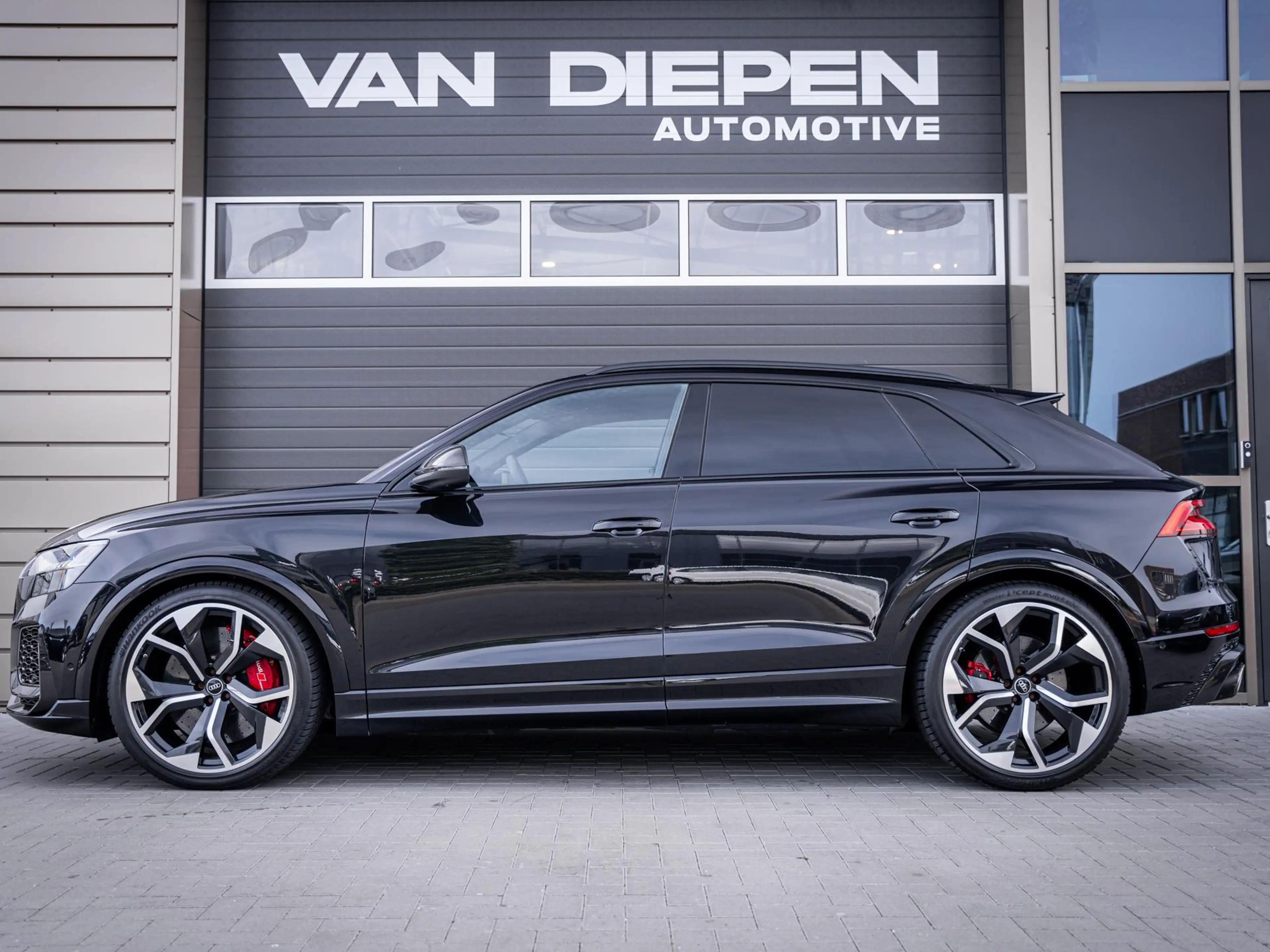 Audi RS Q8 RSQ8 4.0 TFSI quattro - Performance l Carbon Pack — photo 9