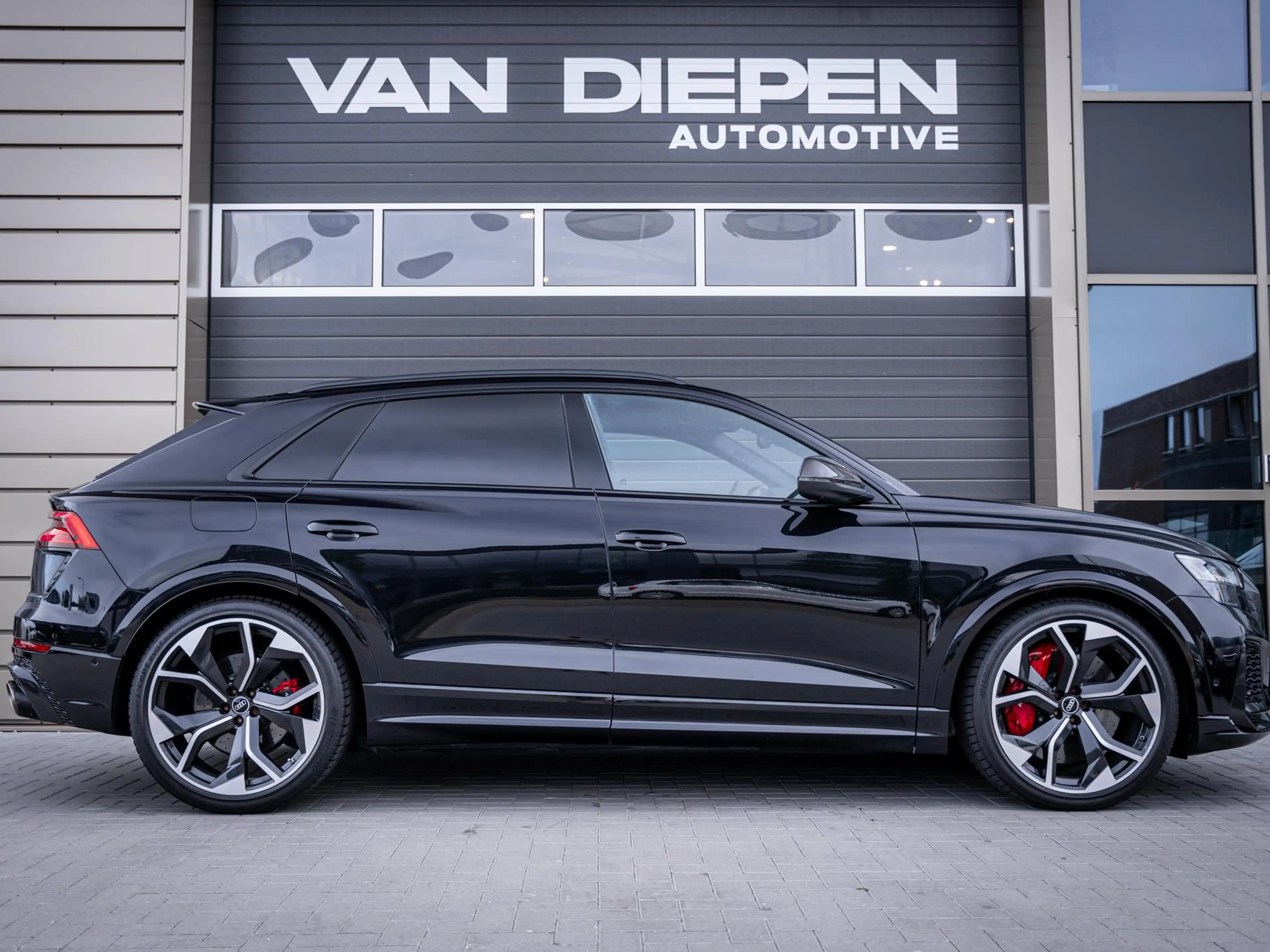 Audi RS Q8 RSQ8 4.0 TFSI quattro - Performance l Carbon Pack — photo 5