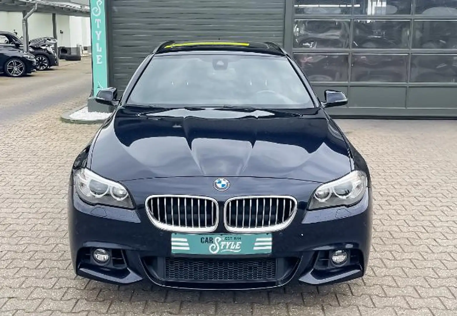 BMW 535 d Touring xDrive DPF.Sport M-Paket.PANO.NAVI. Noir - 2