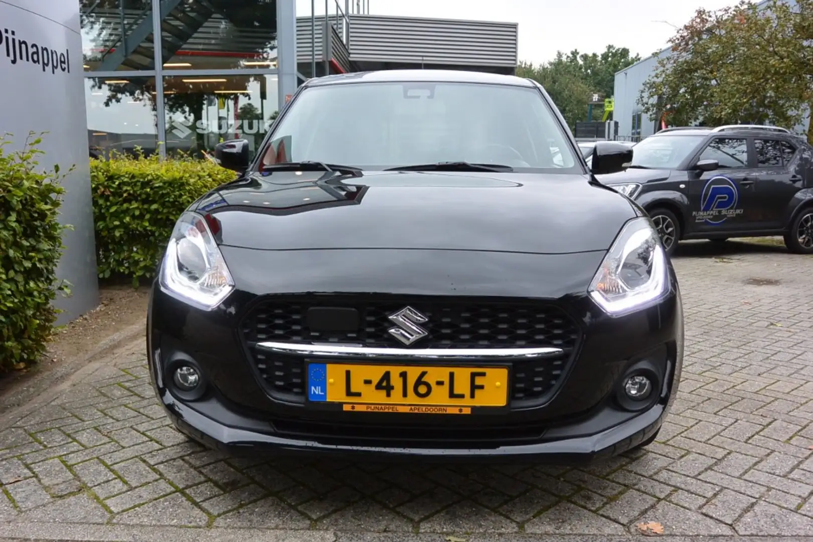 Suzuki Swift 1.2 Style AUTOMAAT 5-deurs Two-tone Spoiler/Naviga Schwarz - 2