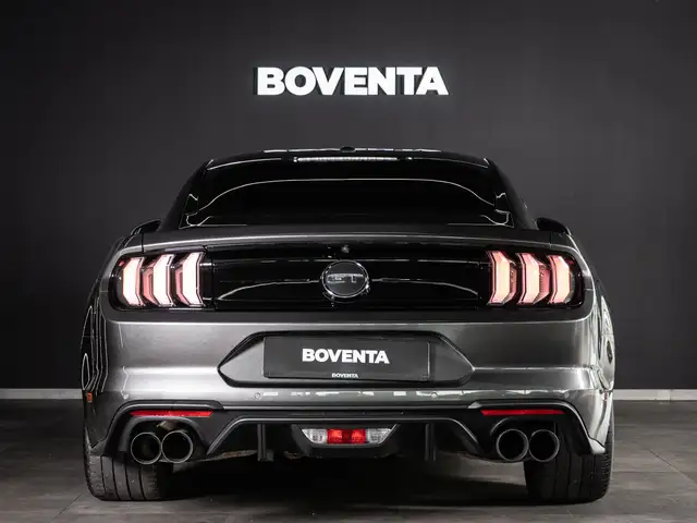 Ford Mustang view 8