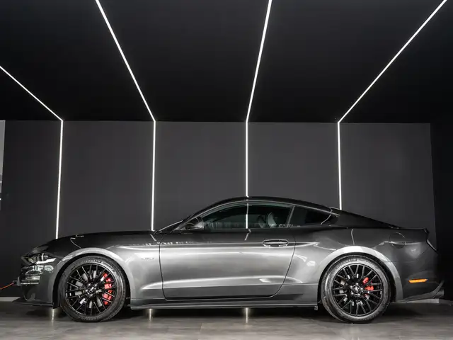 Ford Mustang view 6