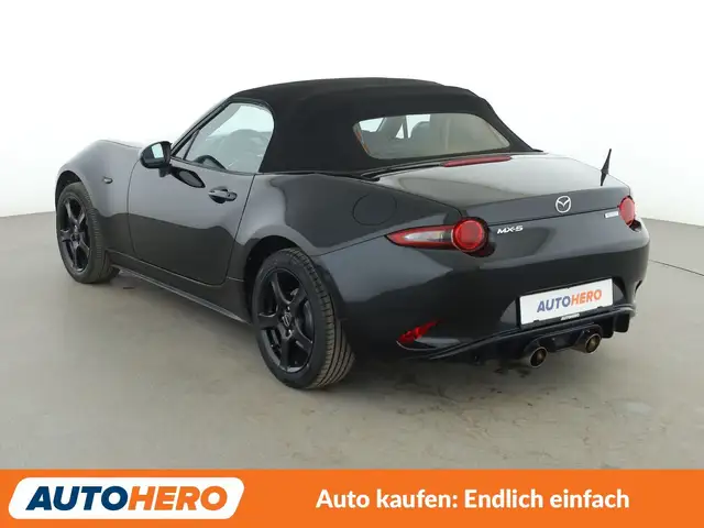 Mazda MX-5 view 4