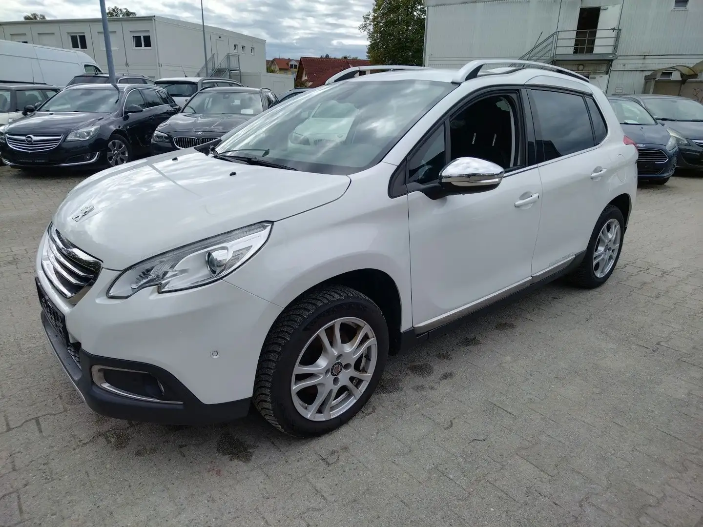 Peugeot 2008 Allure-EURO6-TEMPOMAT-KLIMAAUTOMATIK-SHZ Weiß - 1