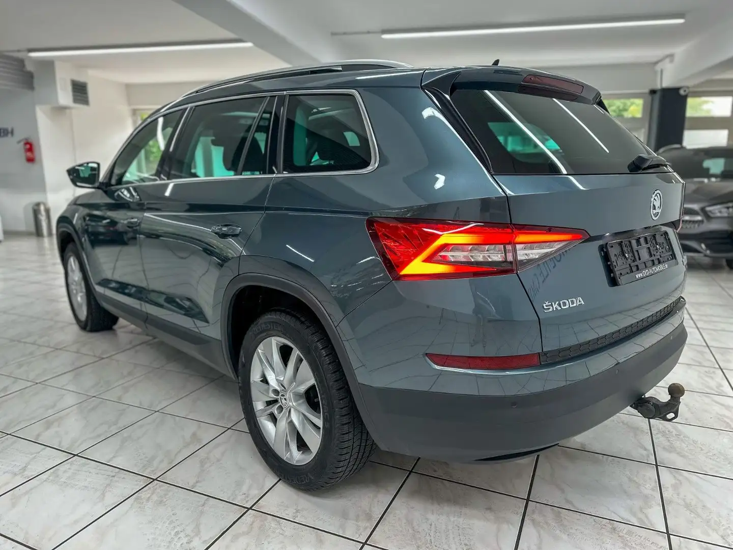 Skoda Kodiaq Style 4x4*360°*Pano*LED*Navi*Alcantara* Grau - 2