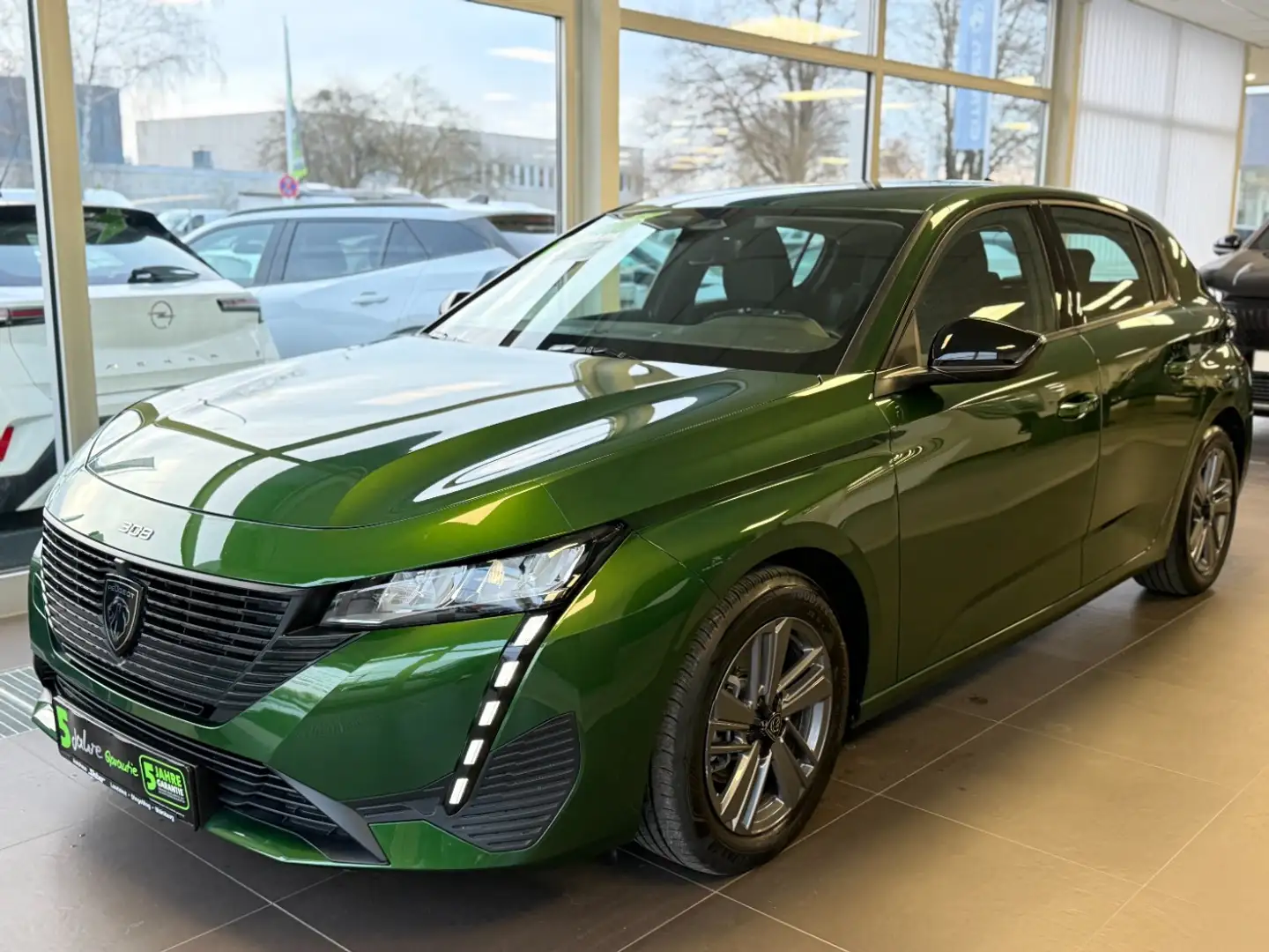 Peugeot 308 1.2 PureTech 130 Active Pack Tempomat*PDC Grün - 2