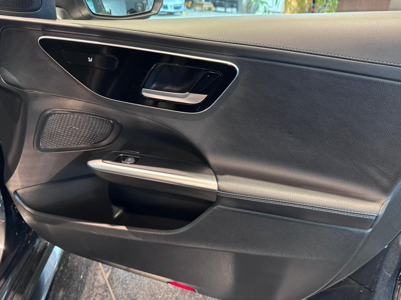 Mercedes-Benz C 220 d T 9G AMG Keyless MBUX LED Kamera DAB+ — photo 13